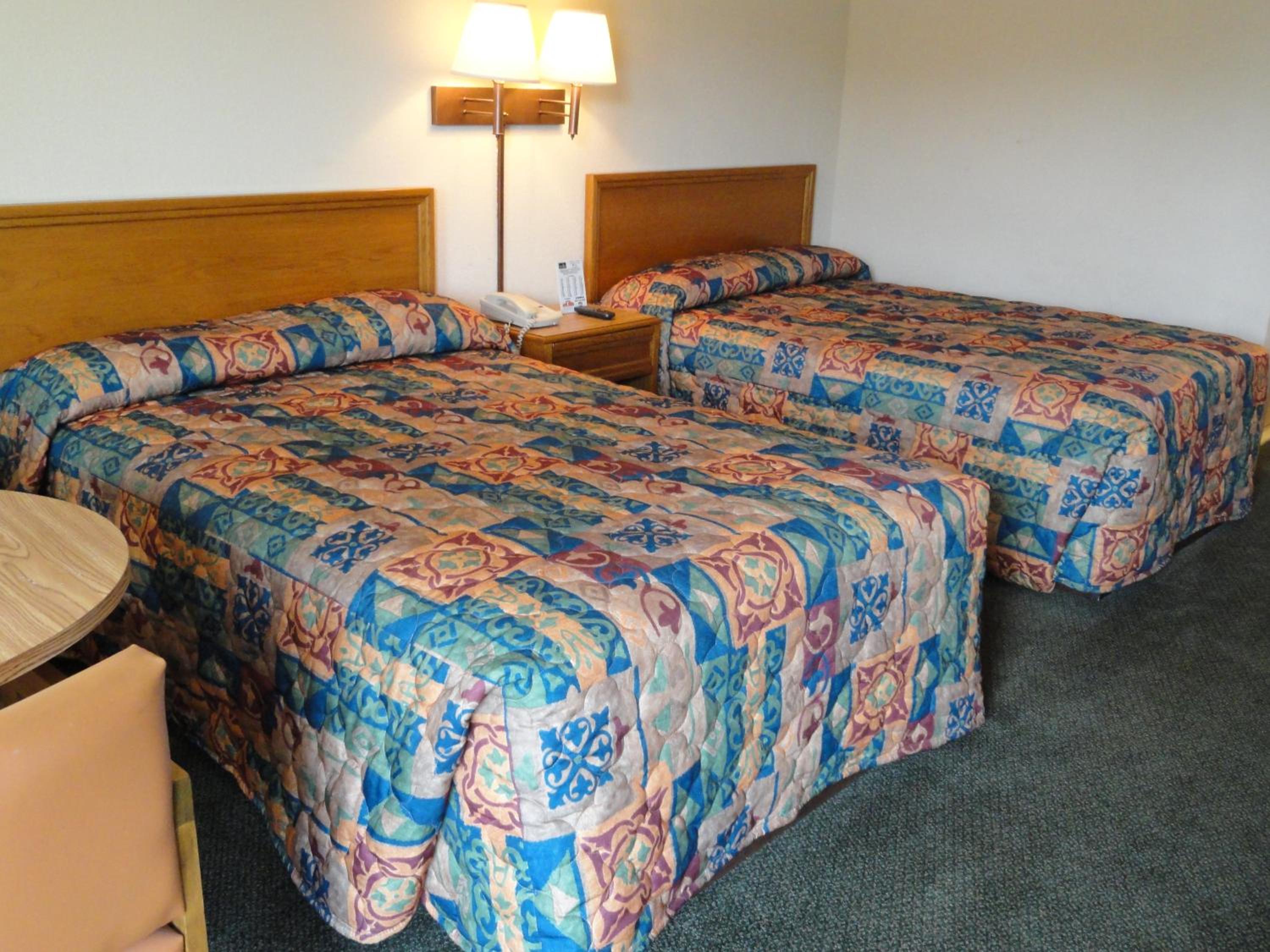 Double Room with Two Double Beds - Smoking photo 2