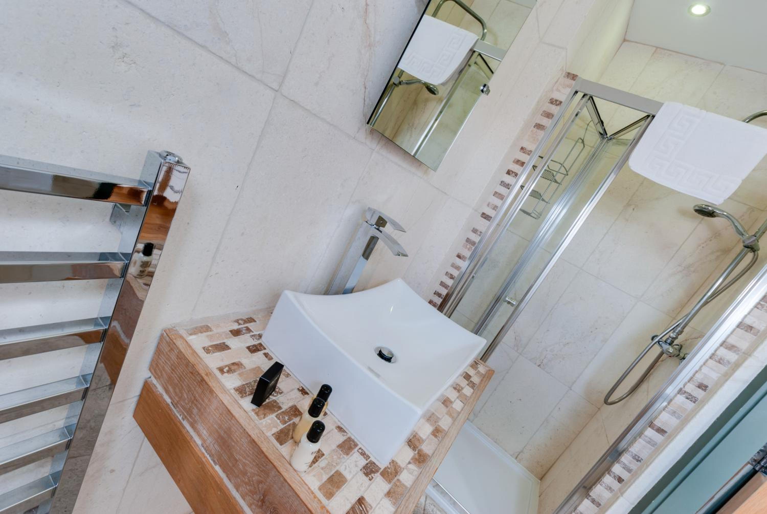 Penthouse Apartment - Photo 8