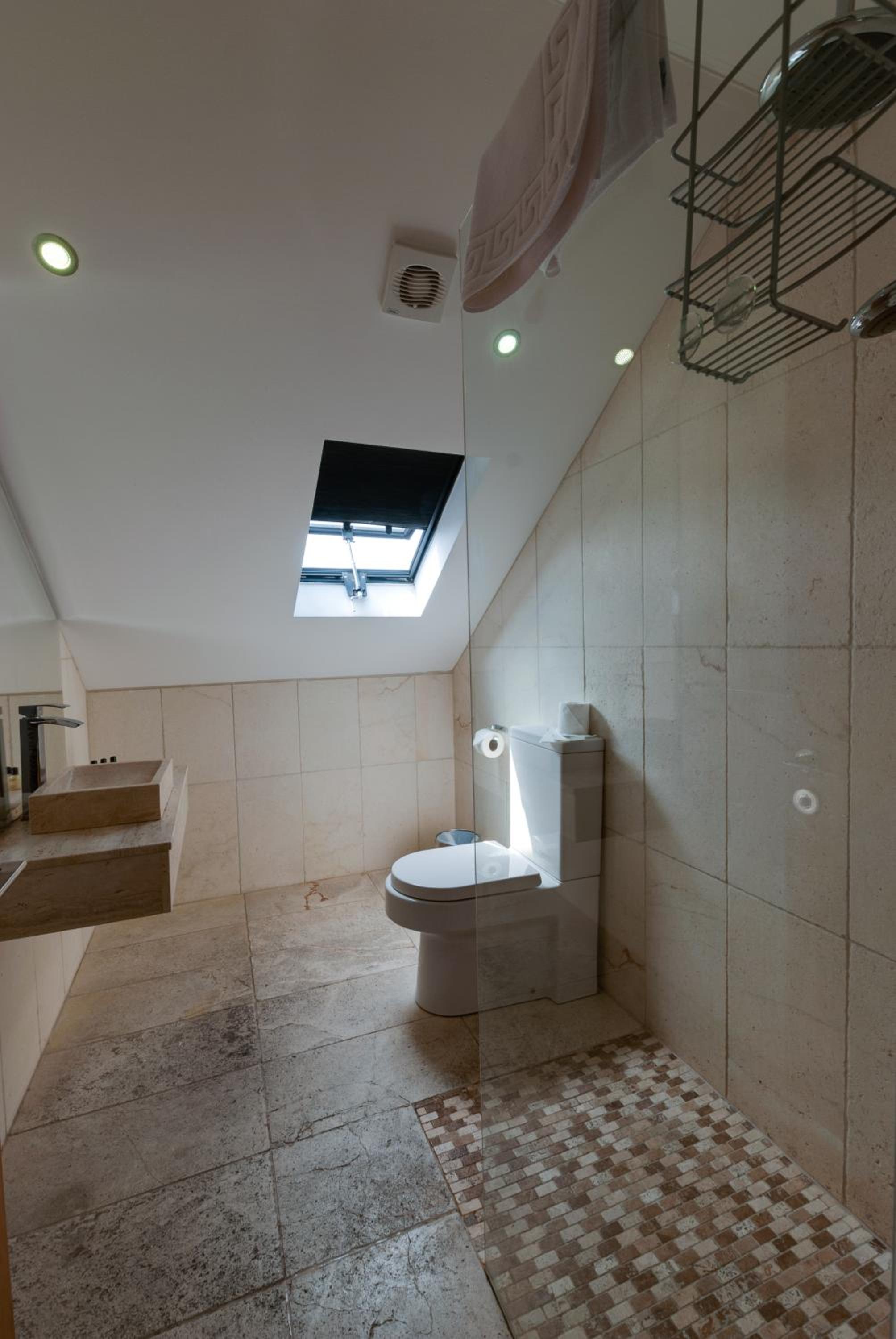 Penthouse Apartment - Photo 25