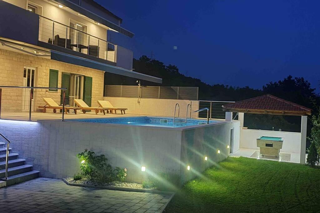 Villa photo 2
