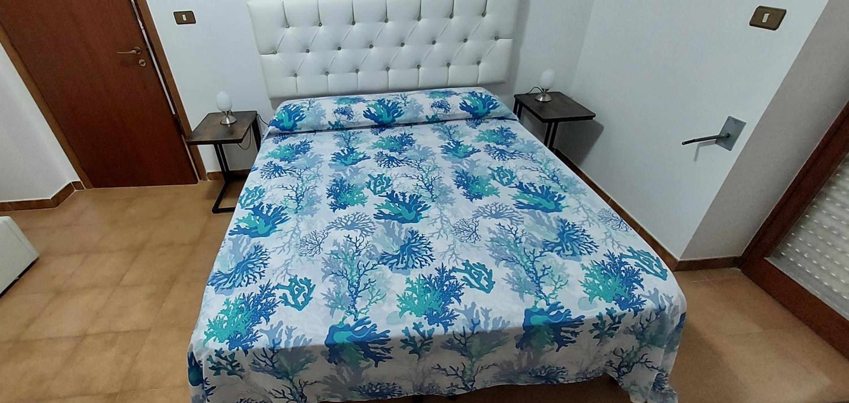 Two-Bedroom House - Photo 5