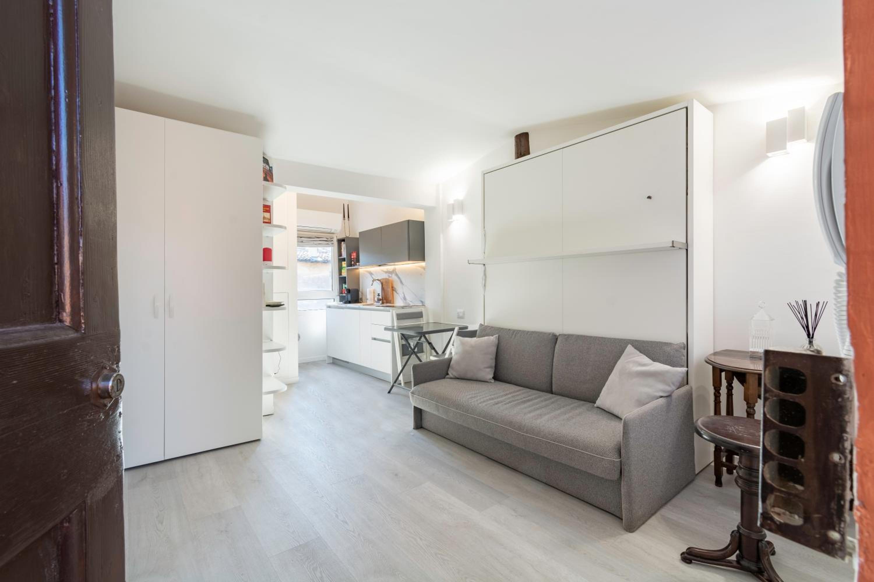 One-Bedroom Apartment