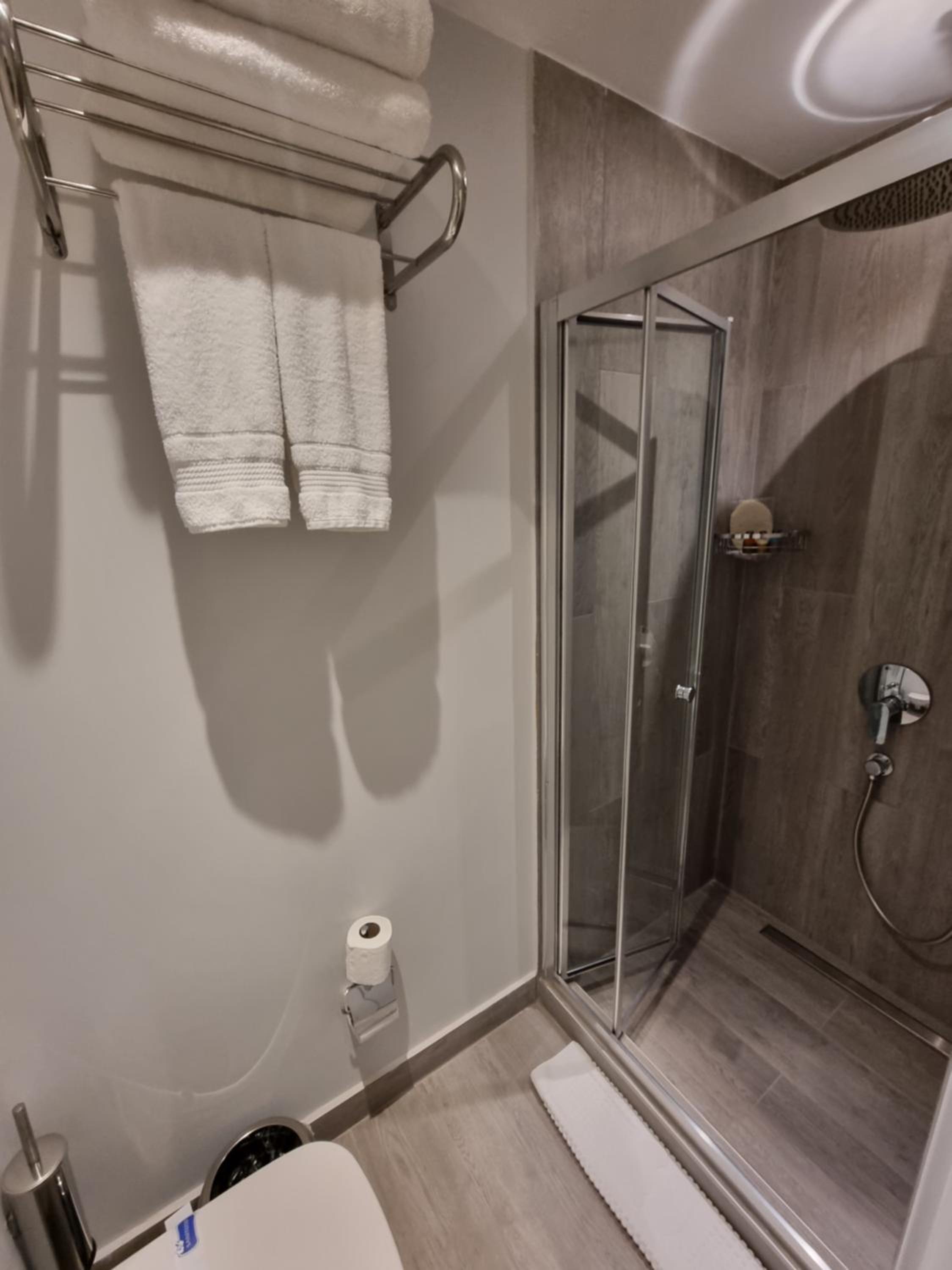 Single Room photo 2