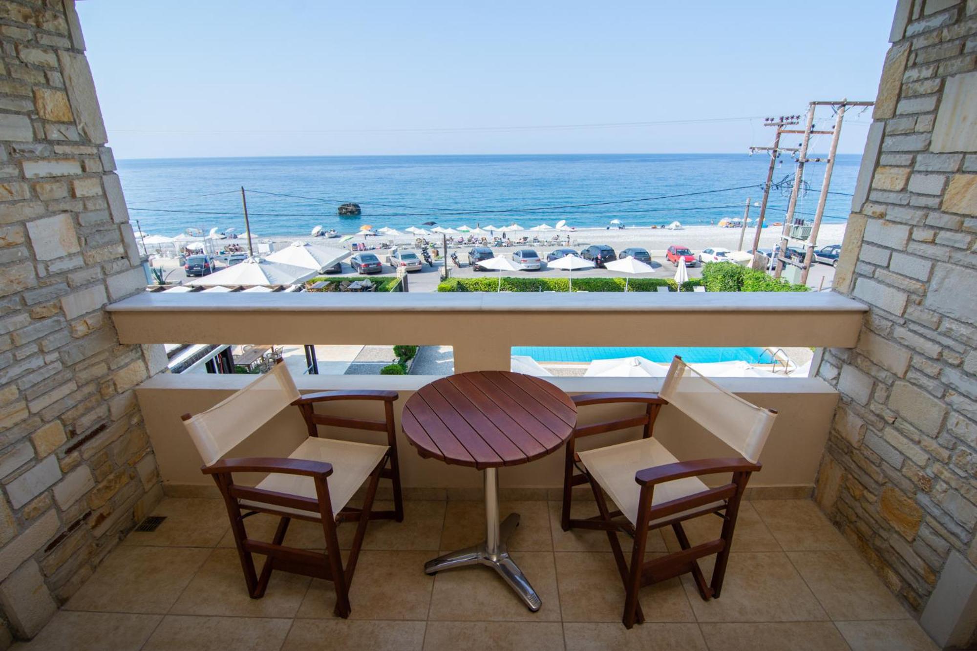 Double Room with Balcony and Sea View photo 3