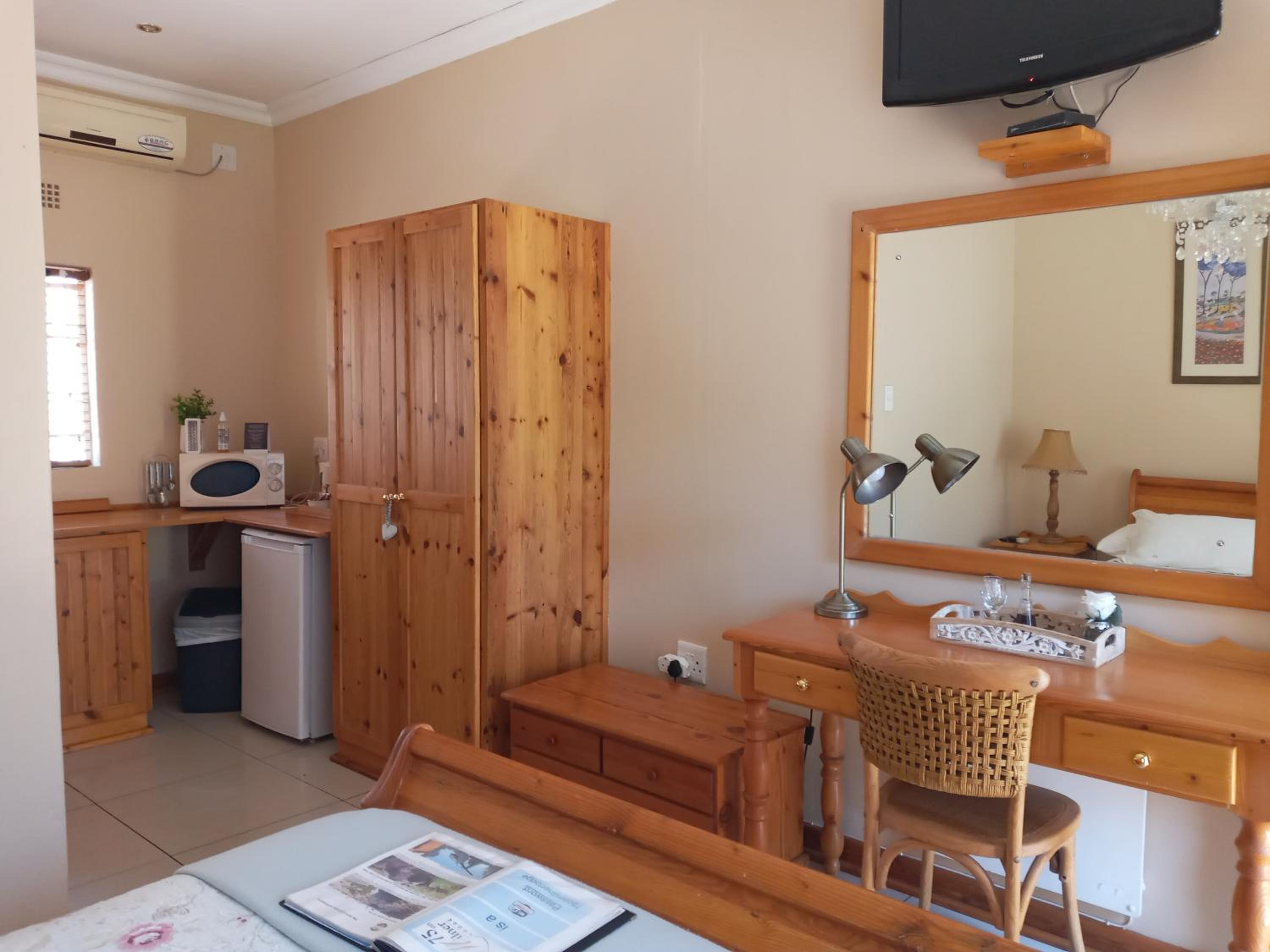 Budget Double Room - Photo 2