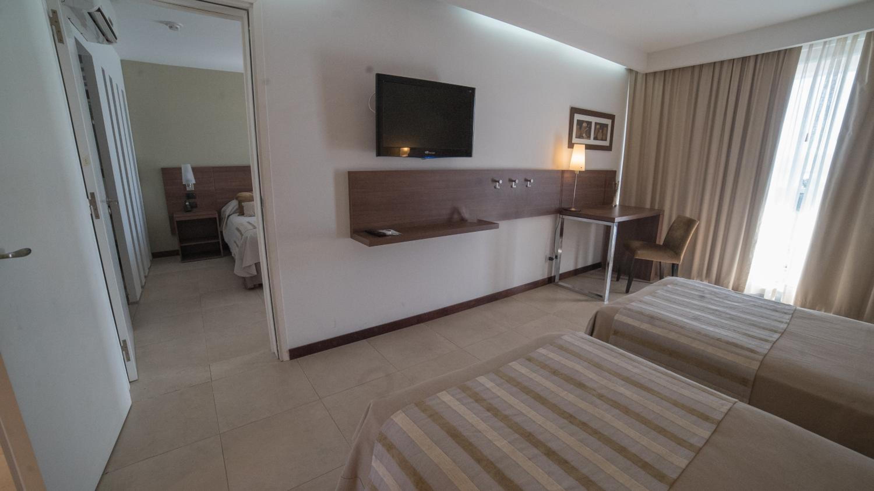 Quadruple Room with Lake View photo 1