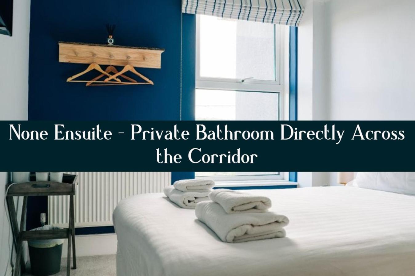 Double Room with Private External Bathroom - Photo 3