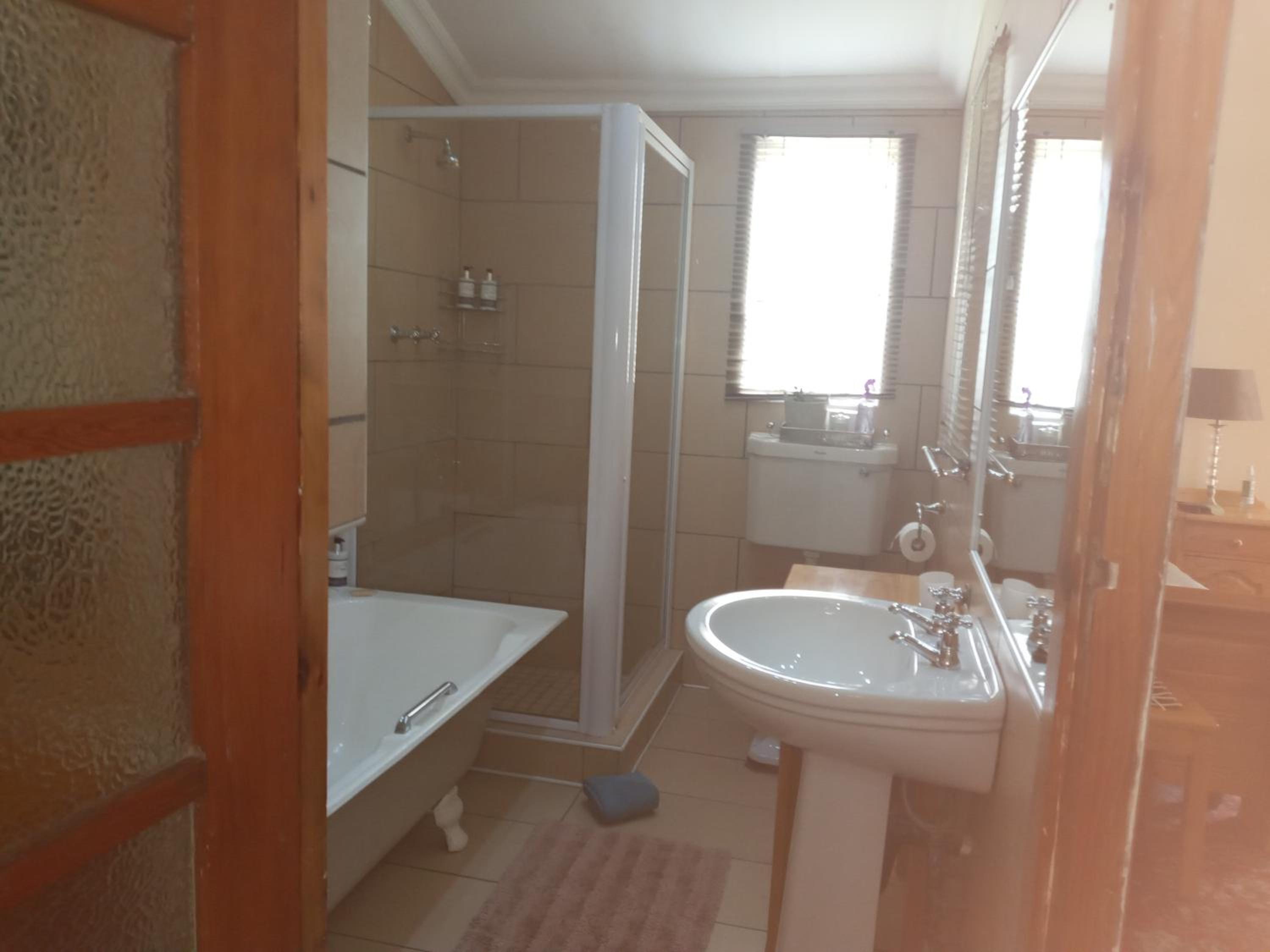 Double Room with Garden View - Photo 3