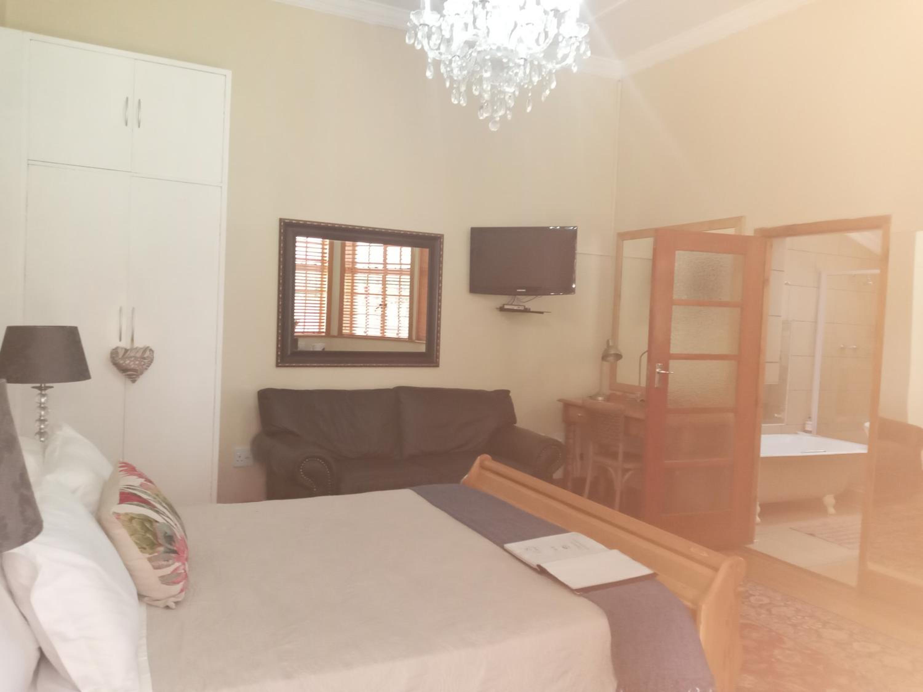 Double Room with Garden View - Photo 4