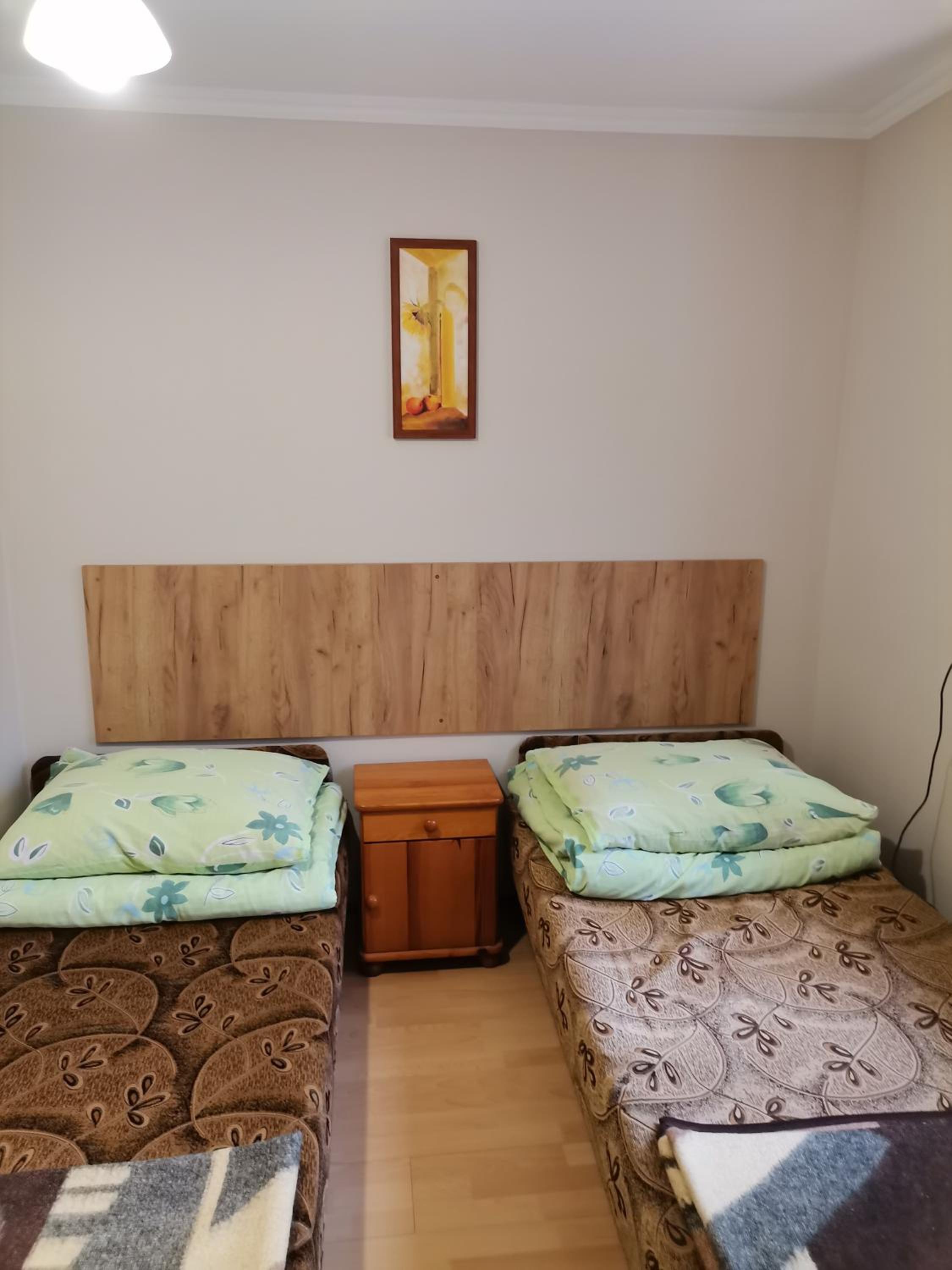 Twin Room with Bathroom - Photo 4