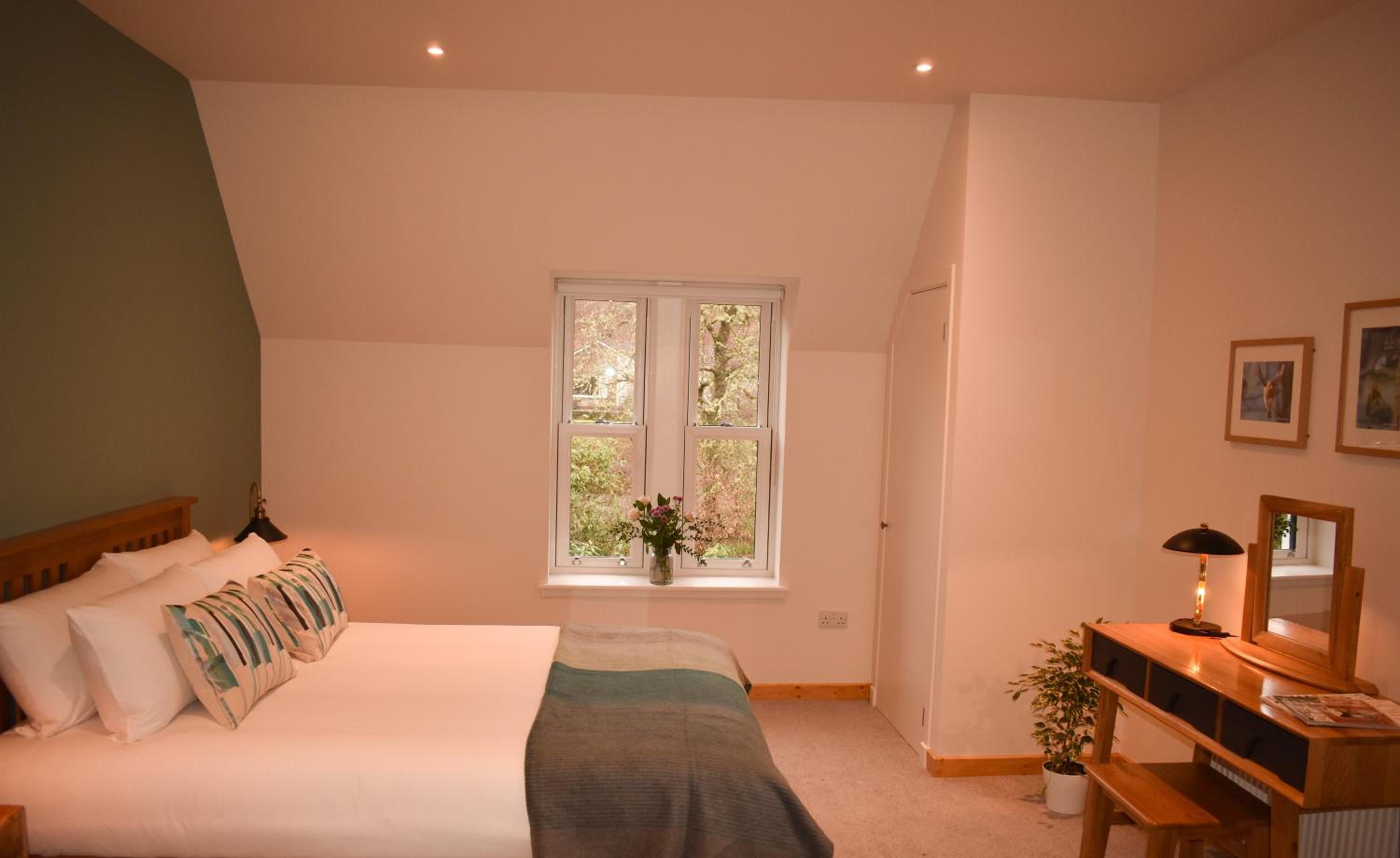 Superior King Room with En-Suite