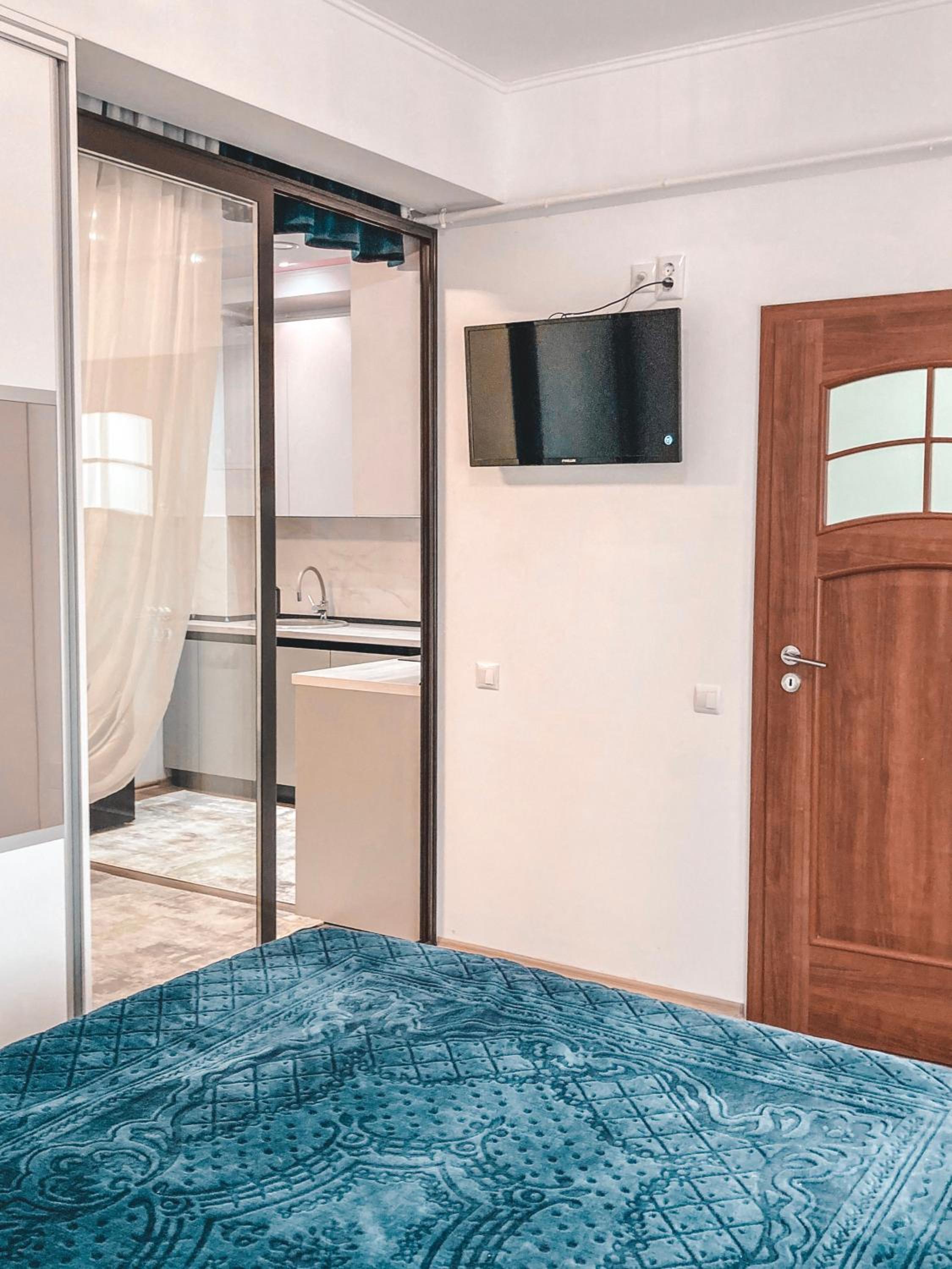 One-Bedroom Apartment - Photo 1