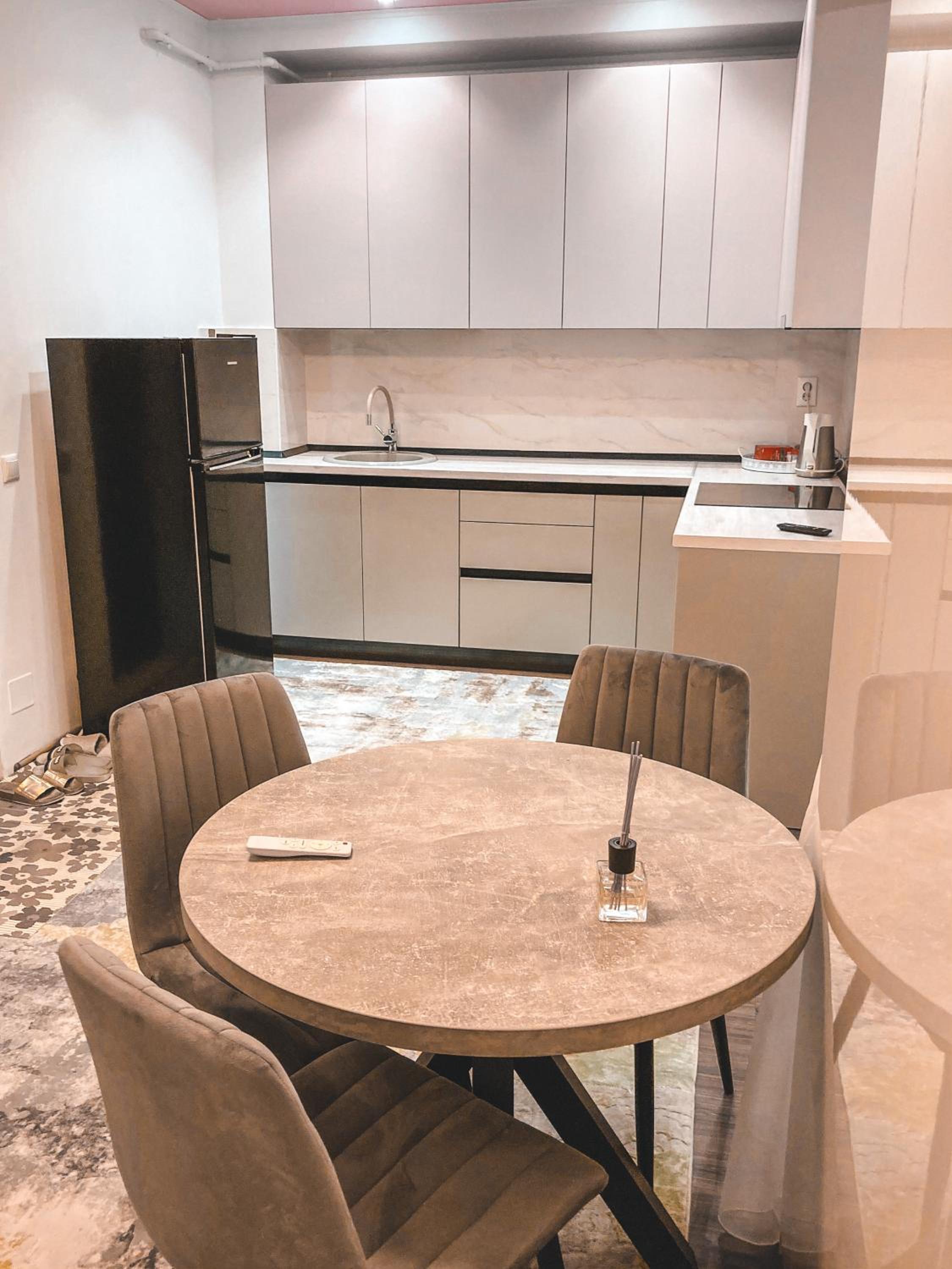 One-Bedroom Apartment - Photo 11