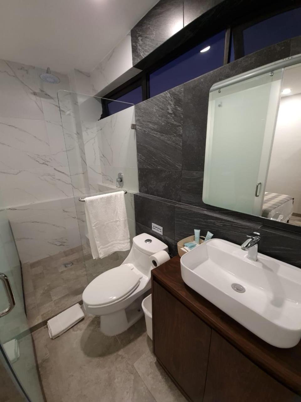 Double Room - Photo 6