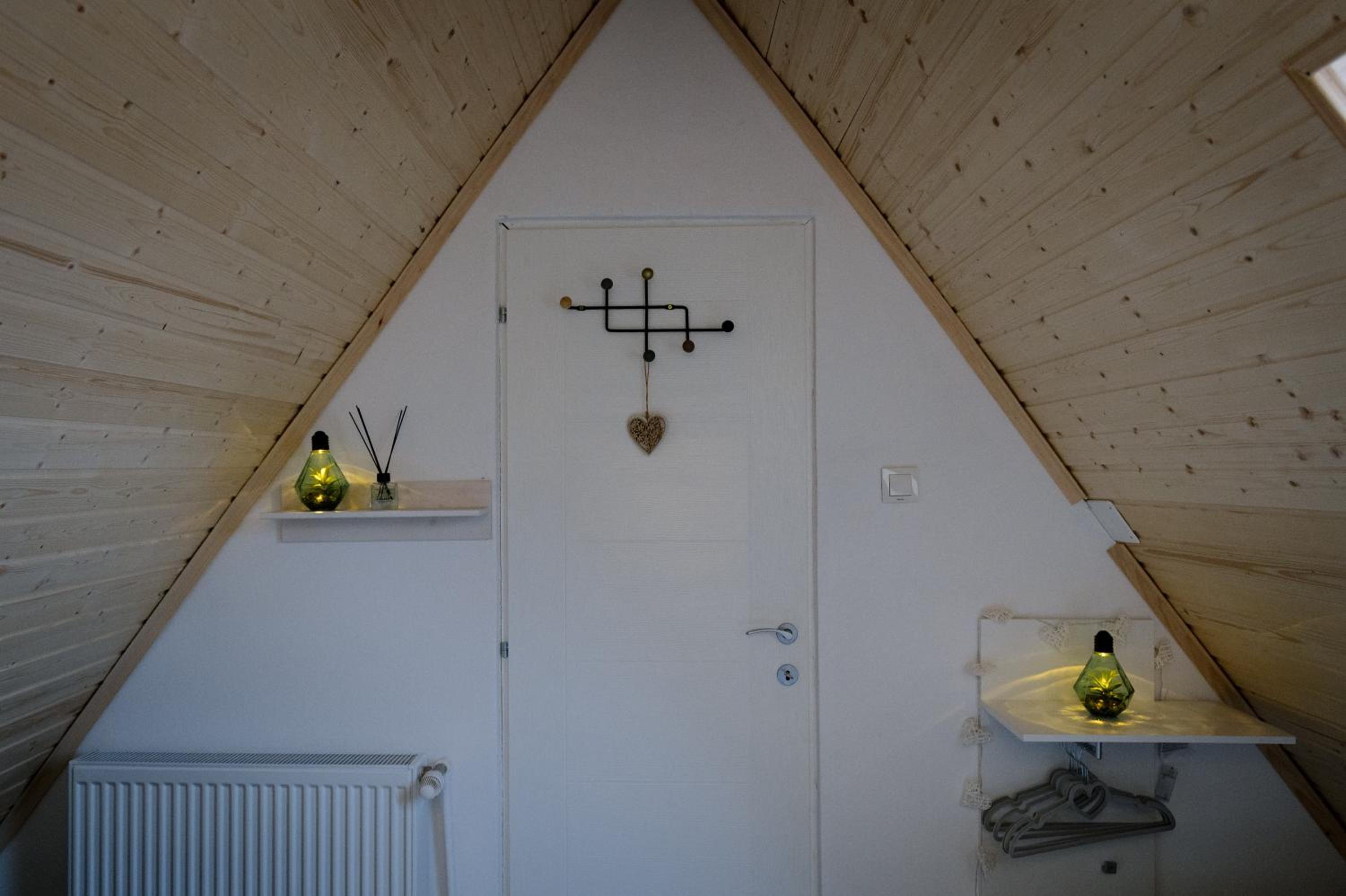 Two-Bedroom House - Photo 29