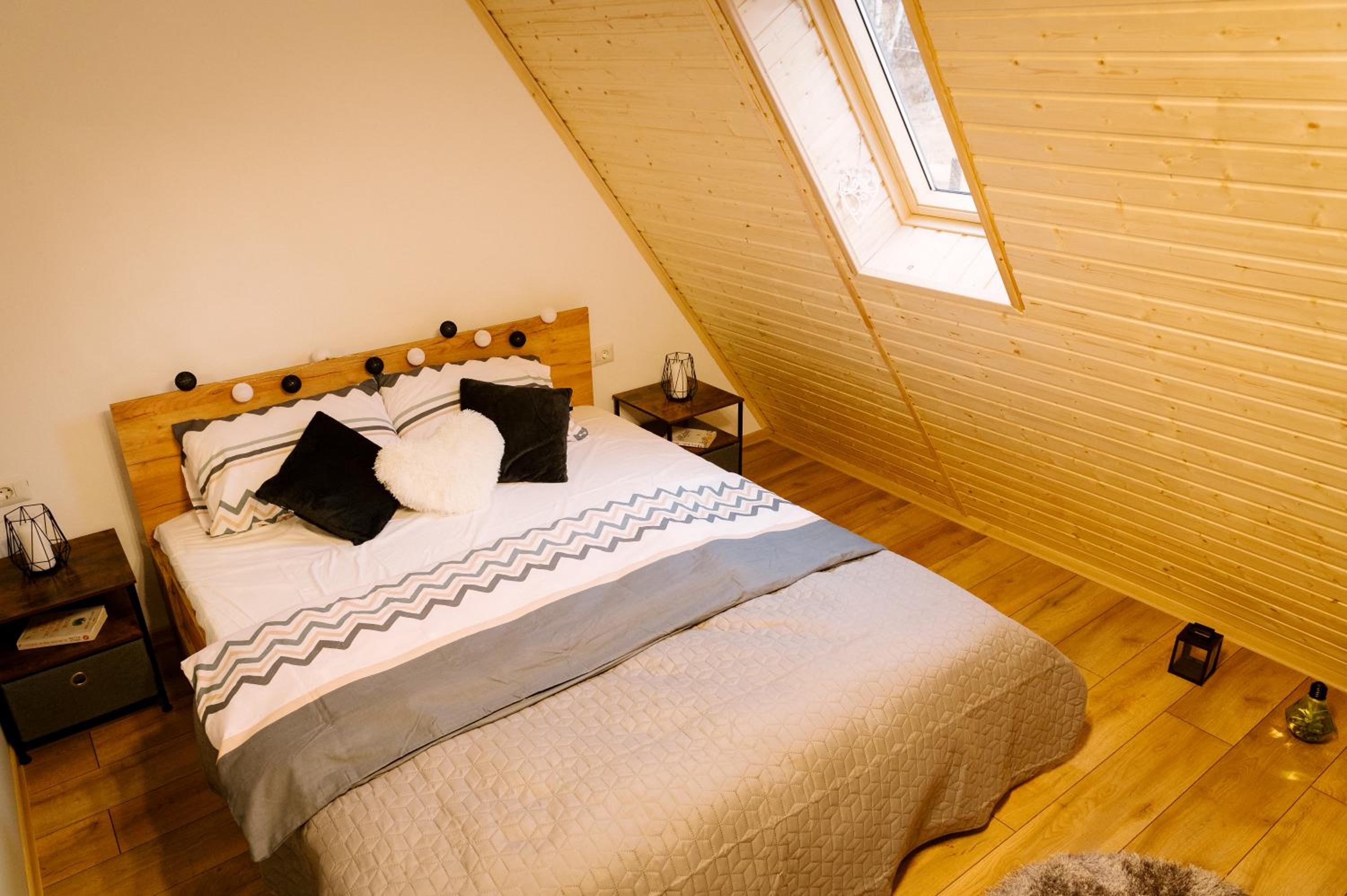 Two-Bedroom House - Photo 26