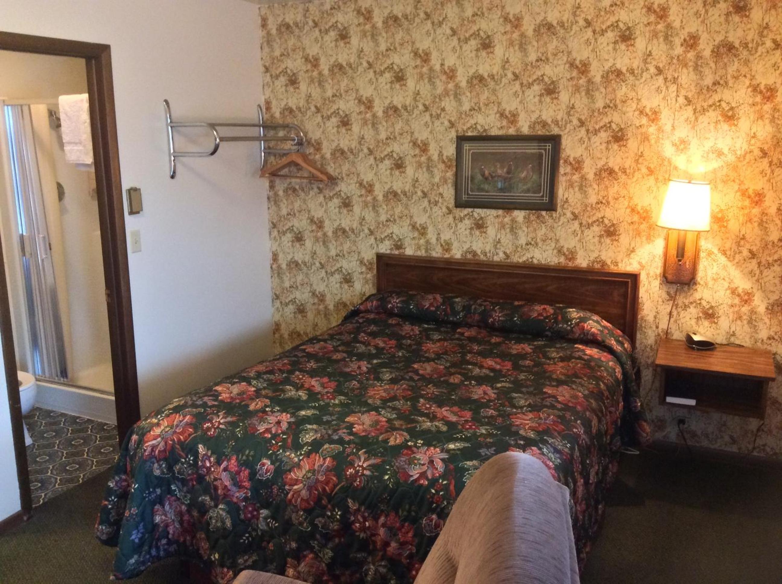 Queen Room photo 3