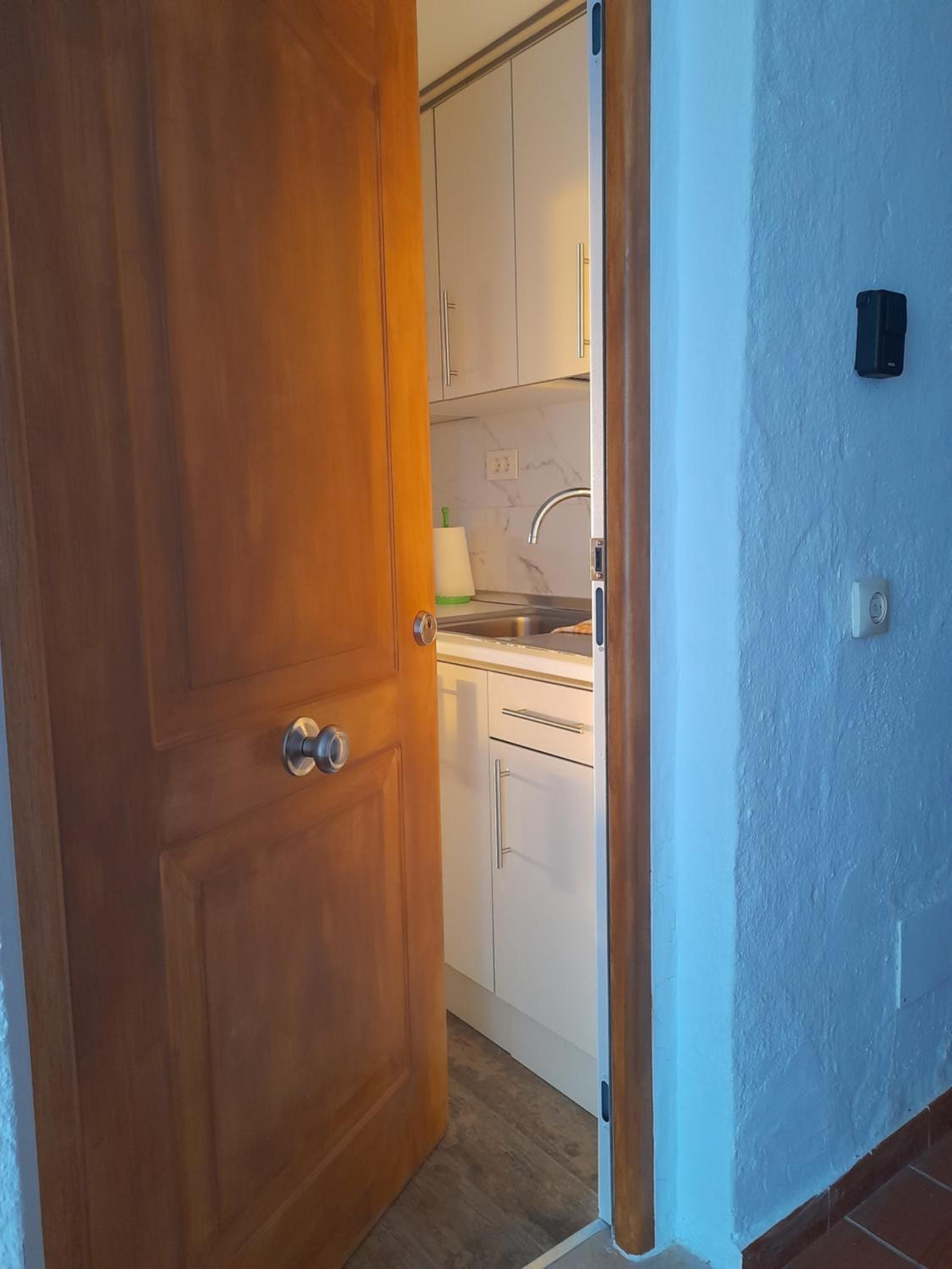 One-Bedroom Apartment - Photo 12