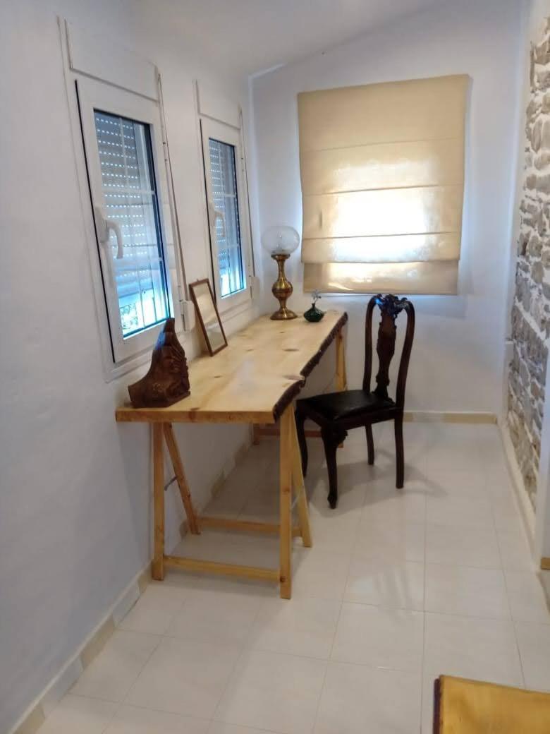 Three-Bedroom House - Photo 9