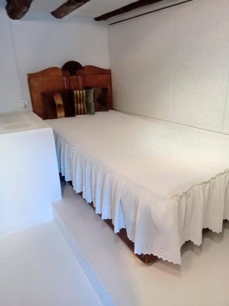 Three-Bedroom House - Photo 10