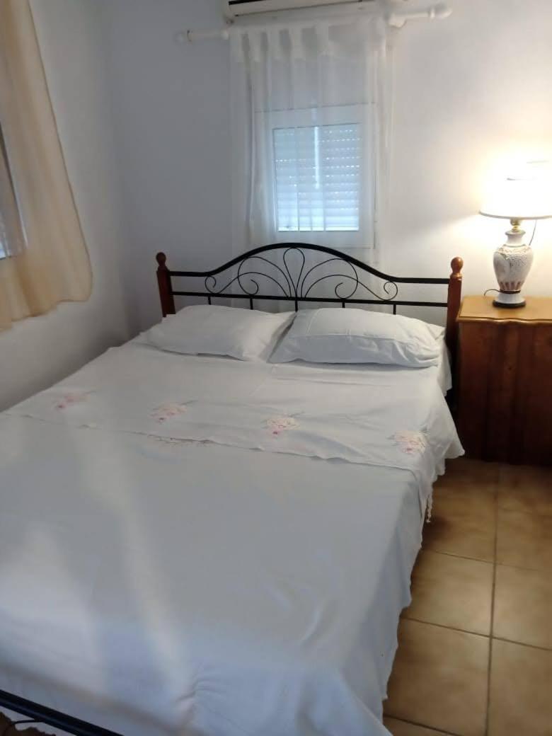 Three-Bedroom House - Photo 6