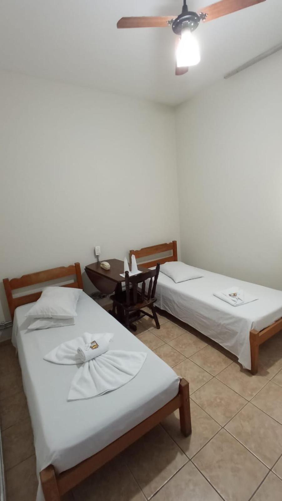 Standard Twin Room - Photo 3