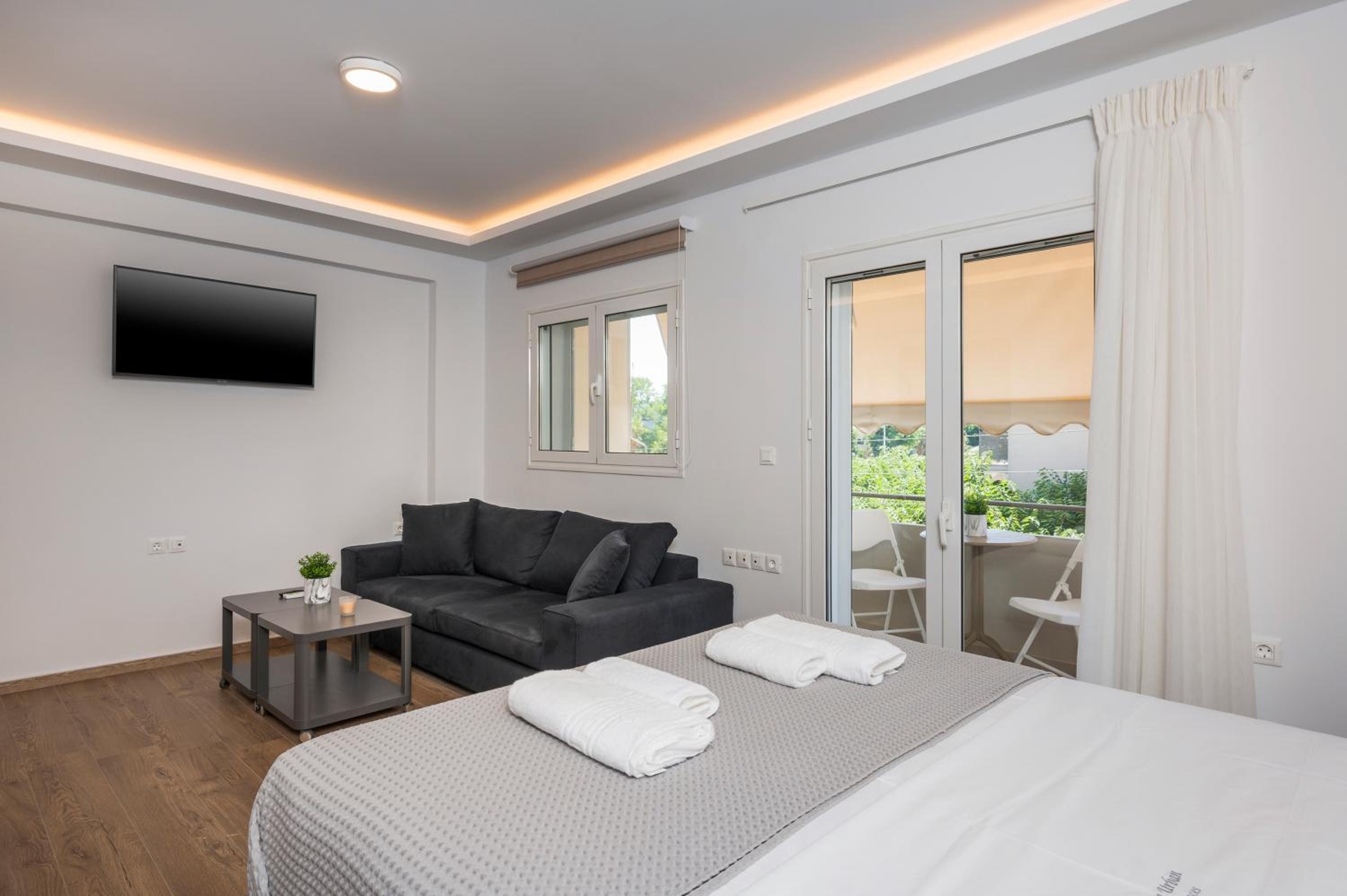 One-Bedroom Apartment - Photo 6