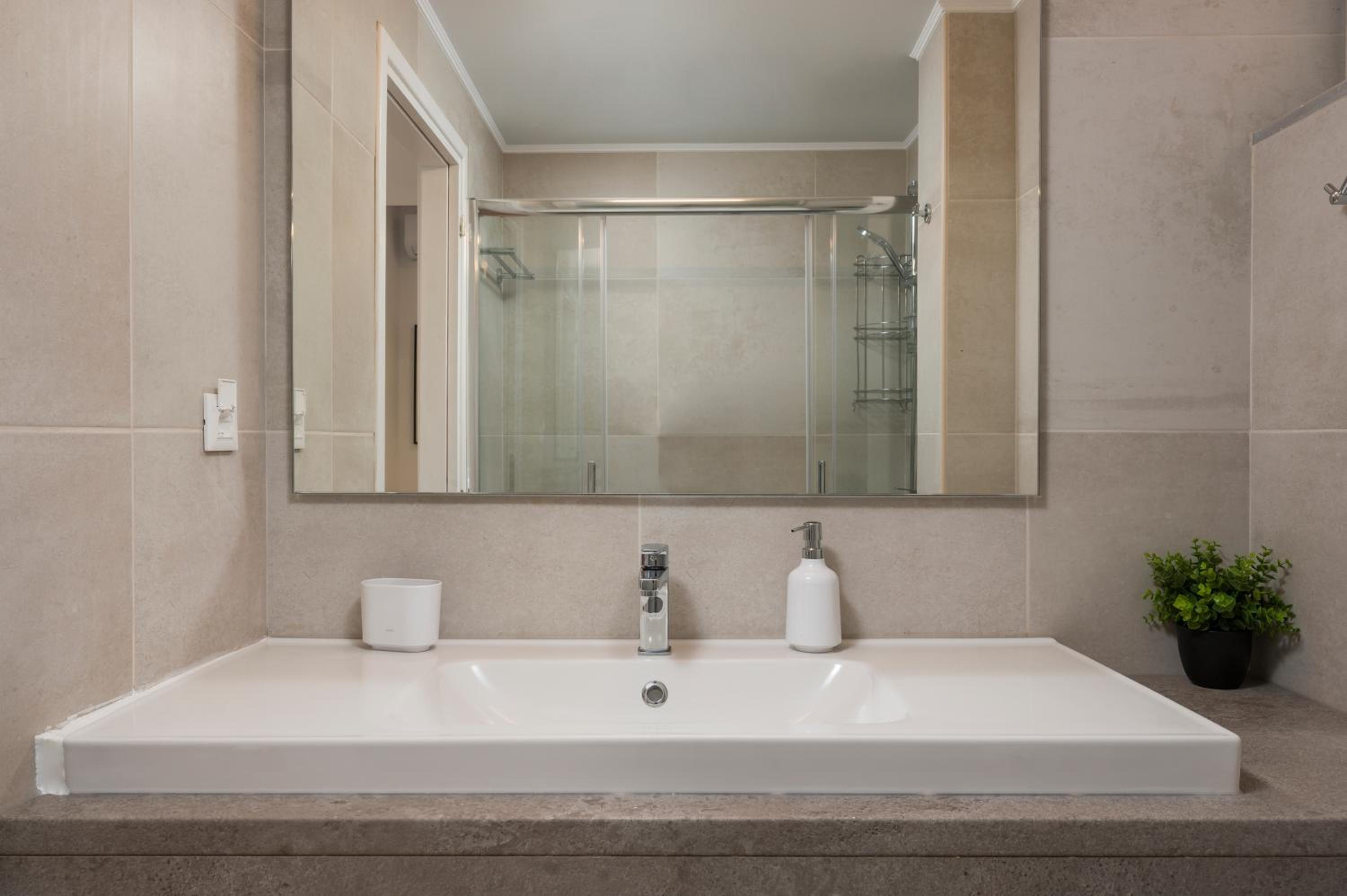 One-Bedroom Apartment - Photo 17