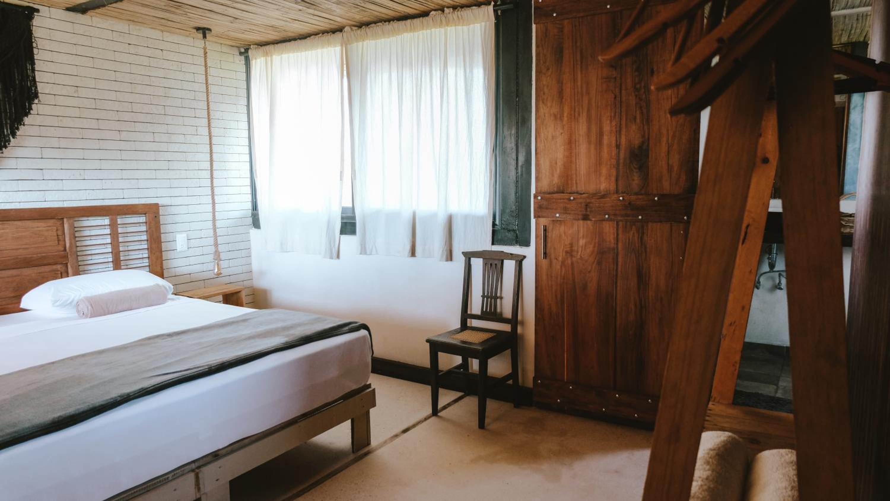 Deluxe Queen Room with Jungle View - Photo 25