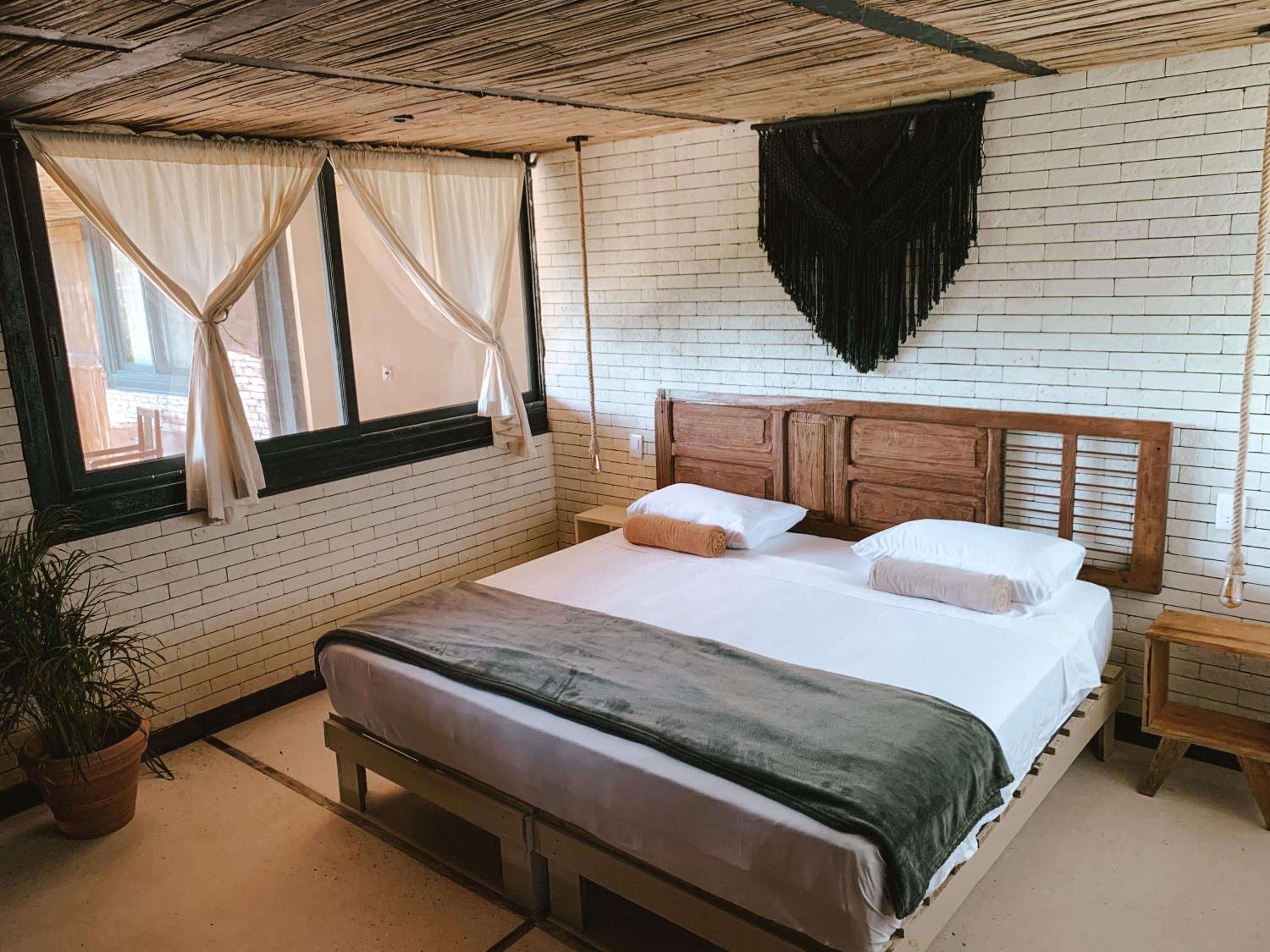 Deluxe Queen Room with Jungle View - Photo 30