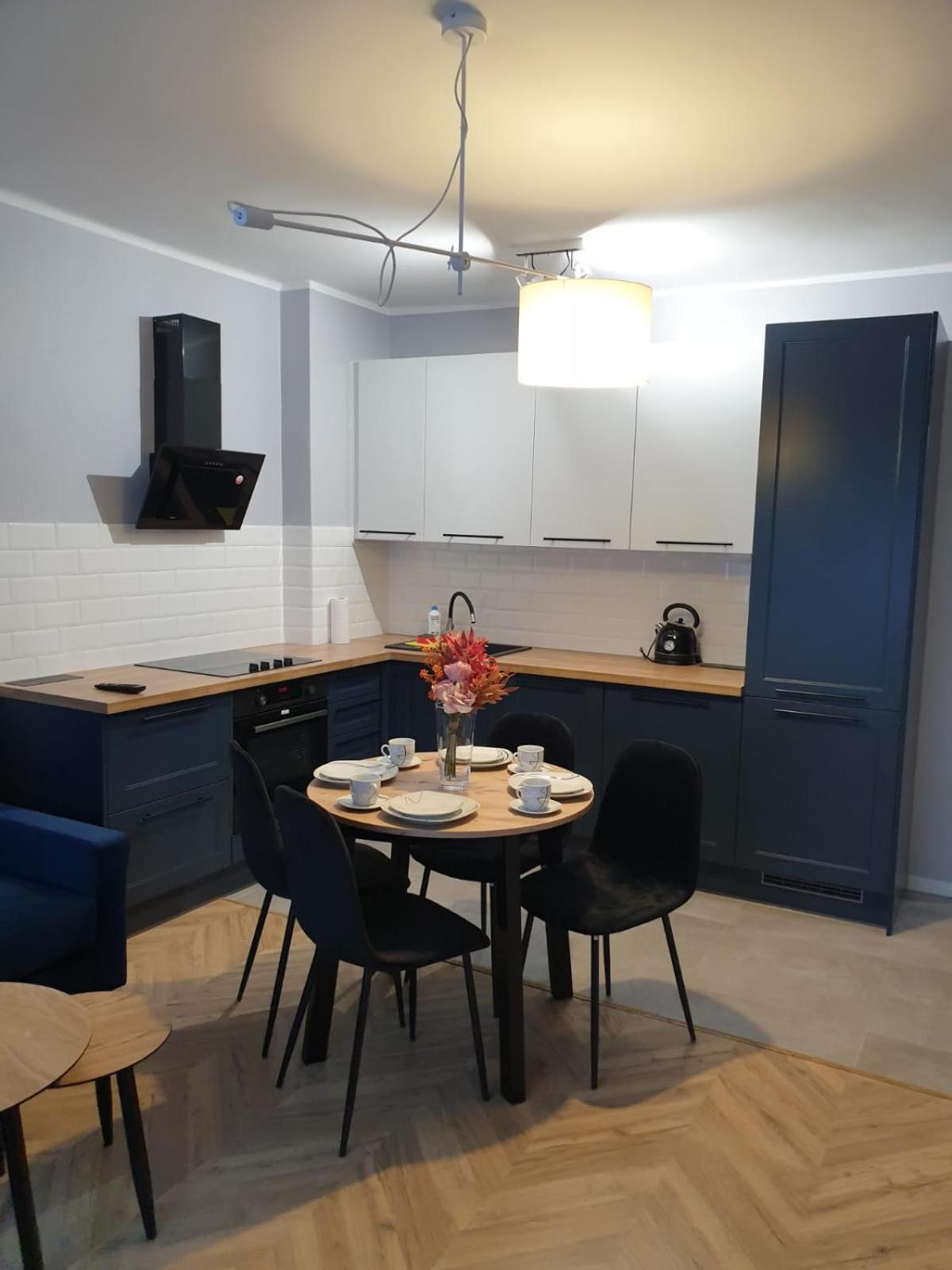 One-Bedroom Apartment - Photo 2