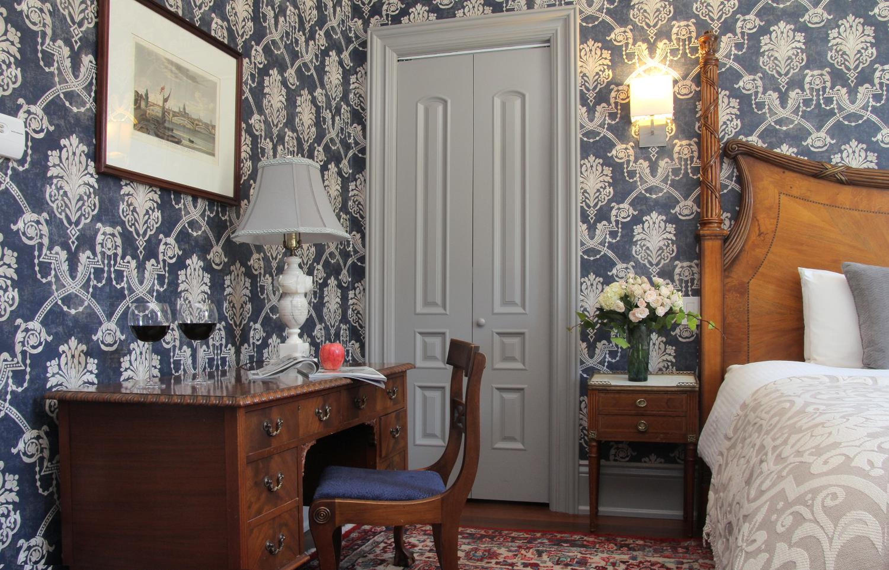 Deluxe King Room - Photo 21