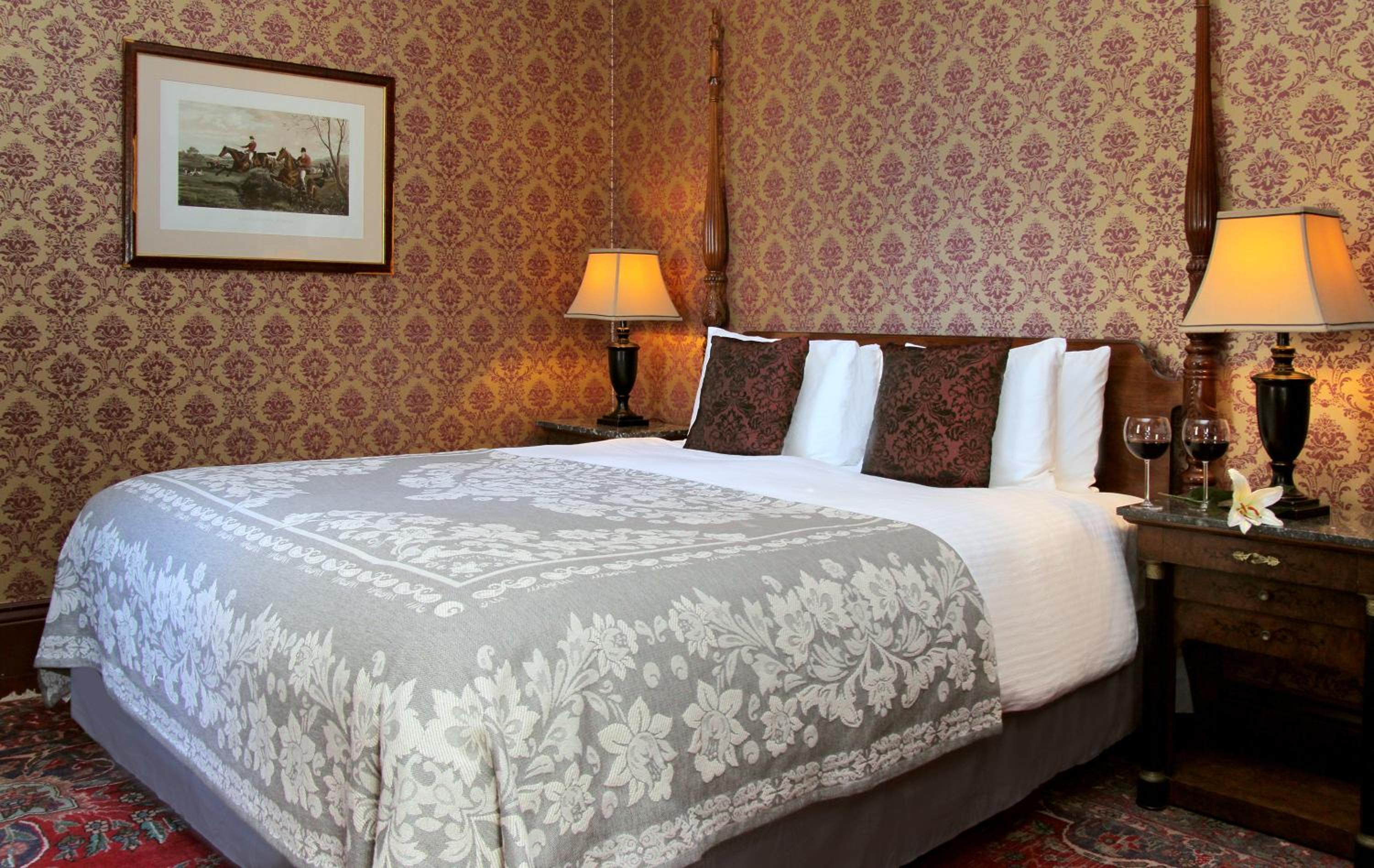 Deluxe King Room - Photo 8