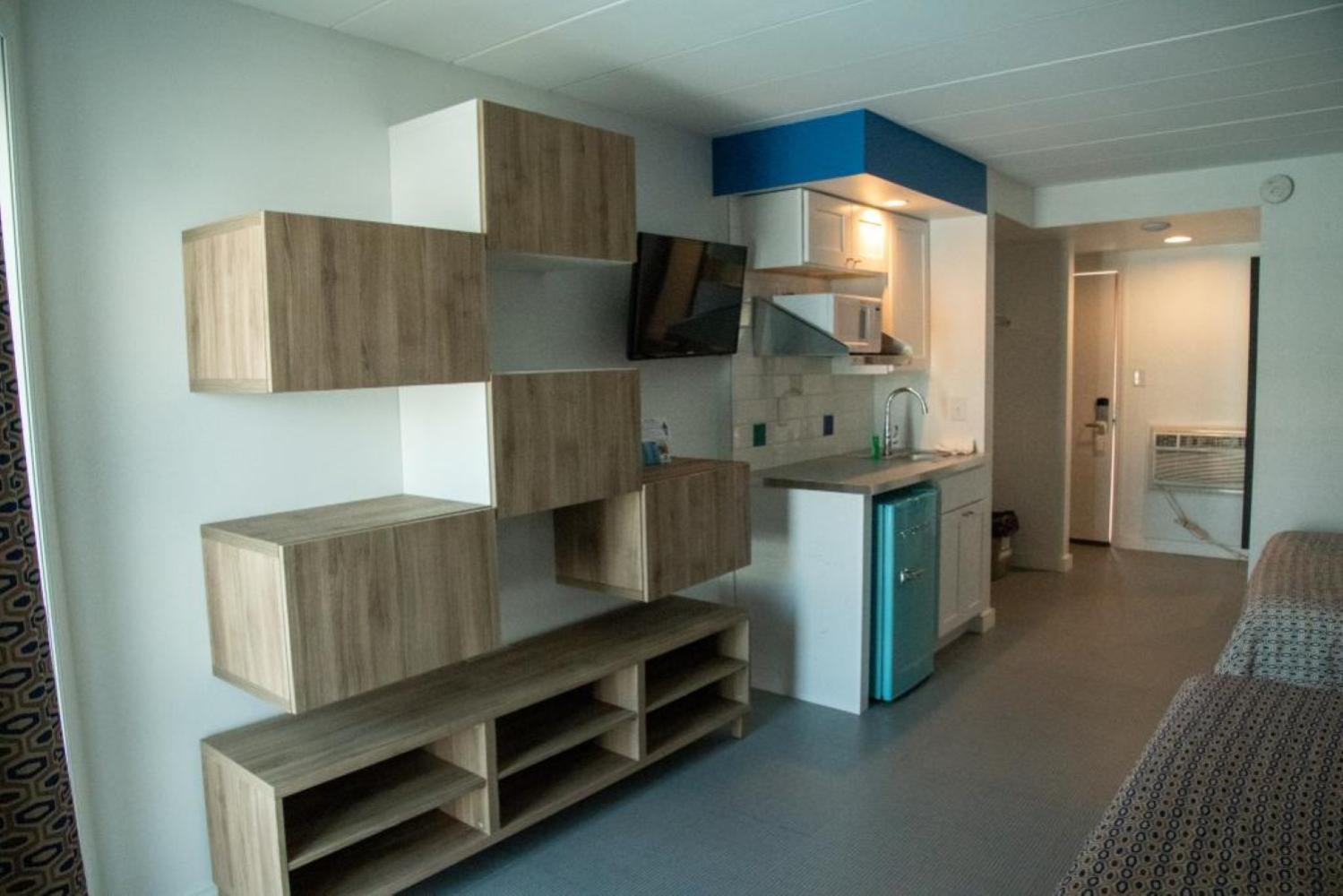 Deluxe Double Room with Balcony and Pool View photo 2