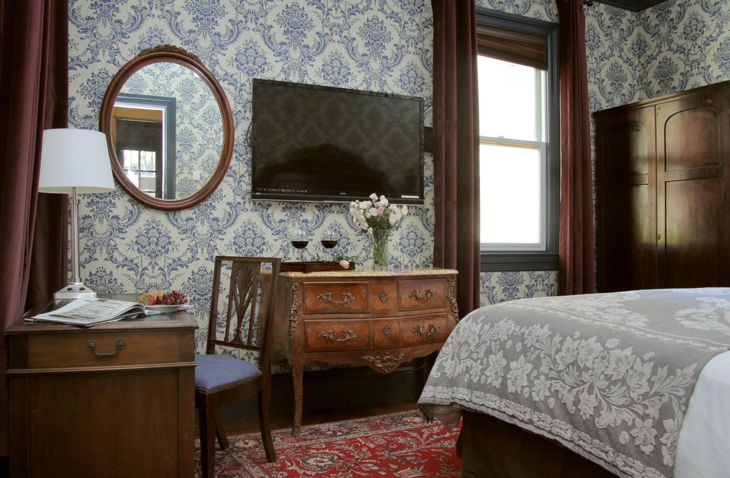 Deluxe King Room - Photo 5