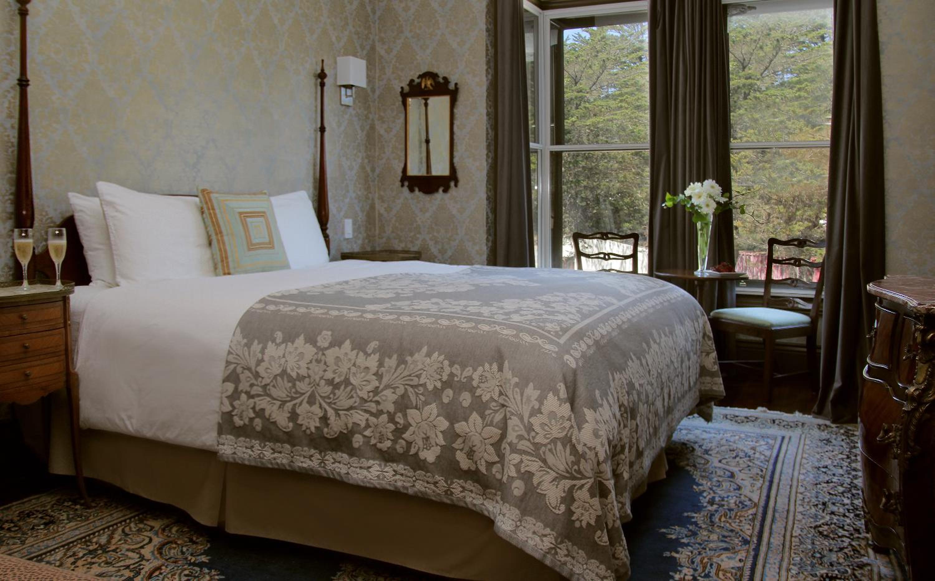 Deluxe King Room - Photo 3
