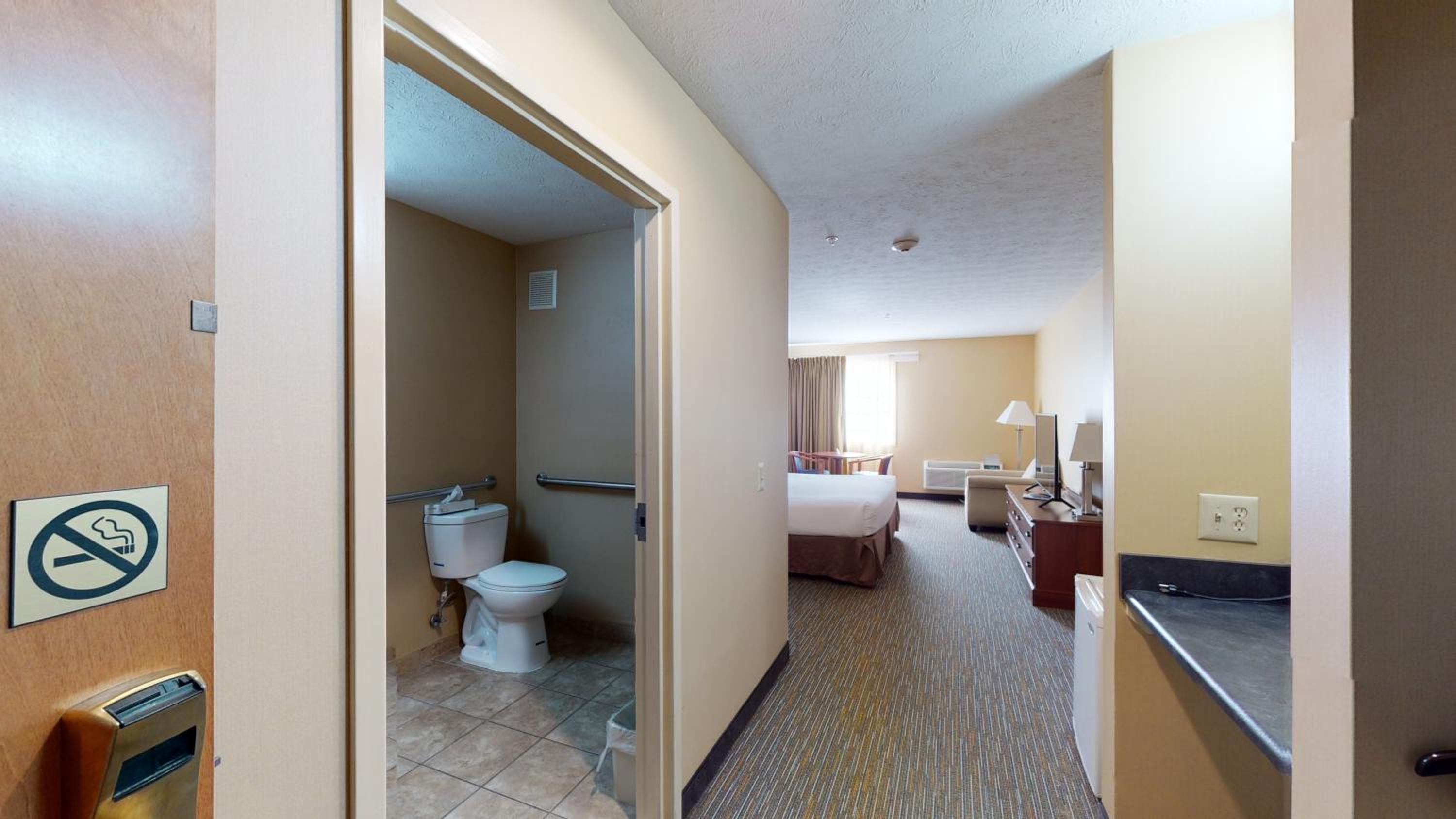 King Room - Disability Access/Non-Smoking - Photo 3