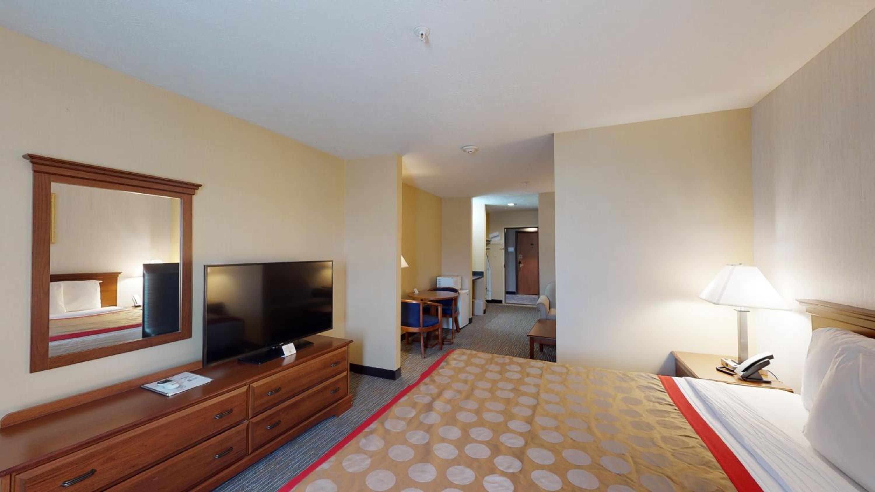 King Studio Suite - Non-Smoking - Photo 1