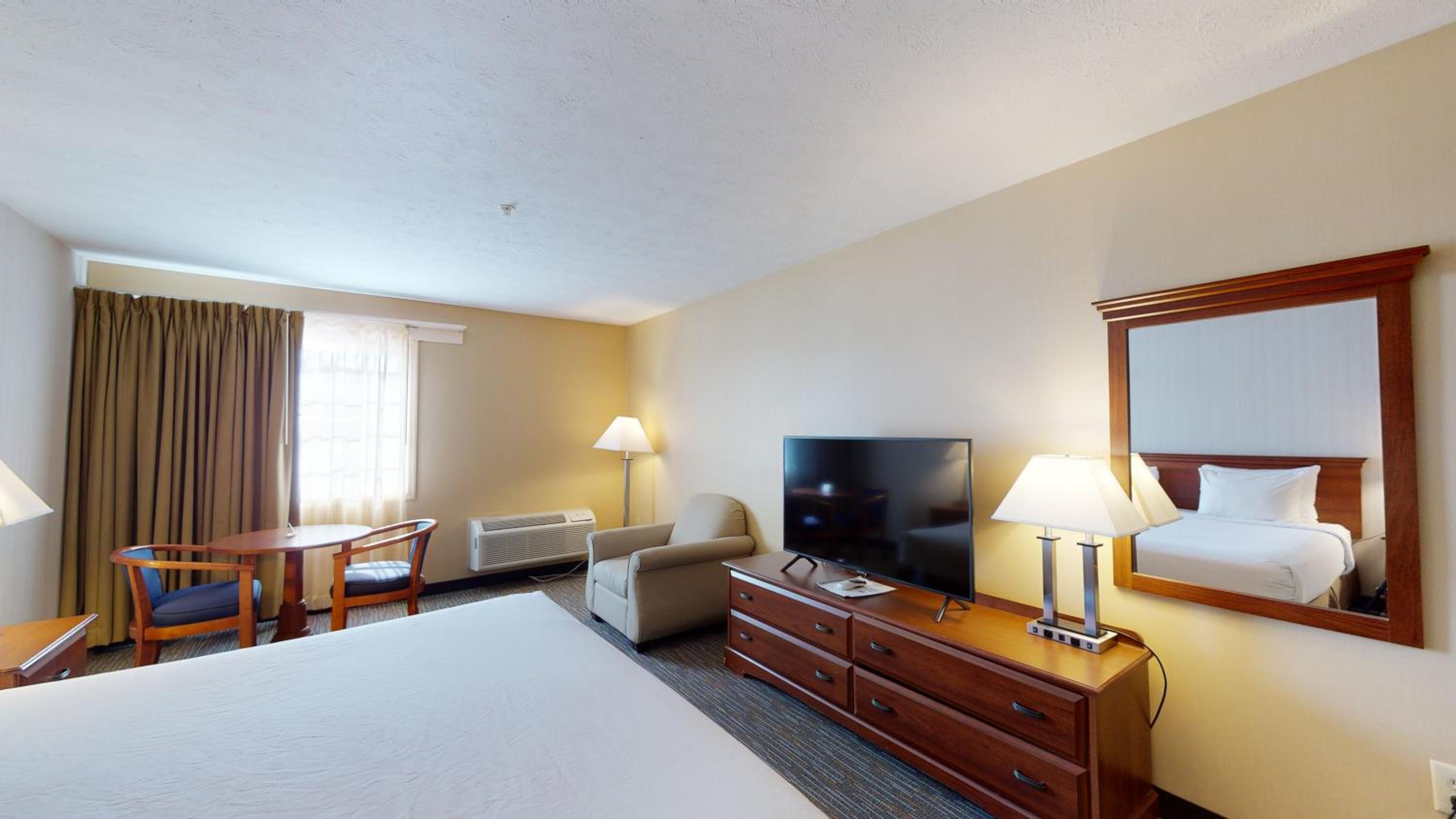 King Room- Non-Smoking - Photo 2