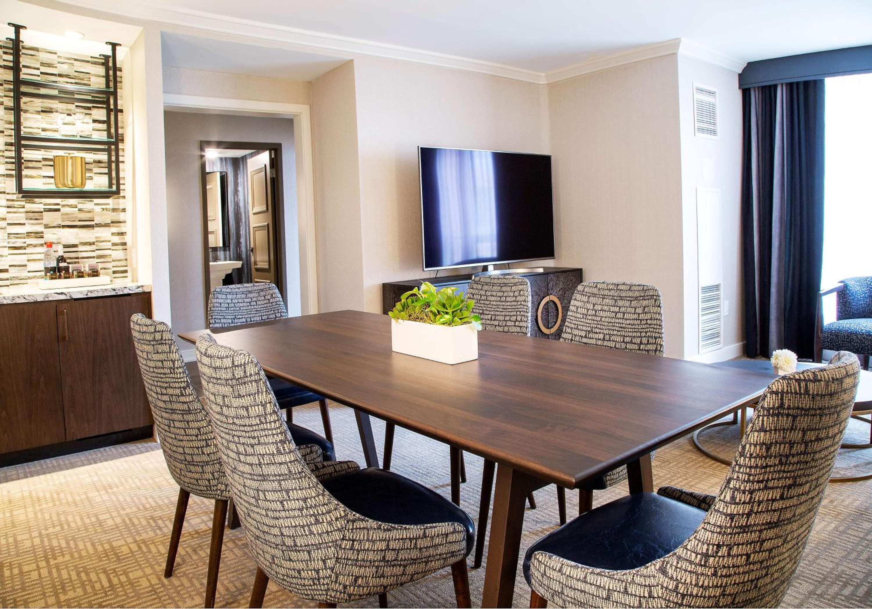 Suite - Photo 7
