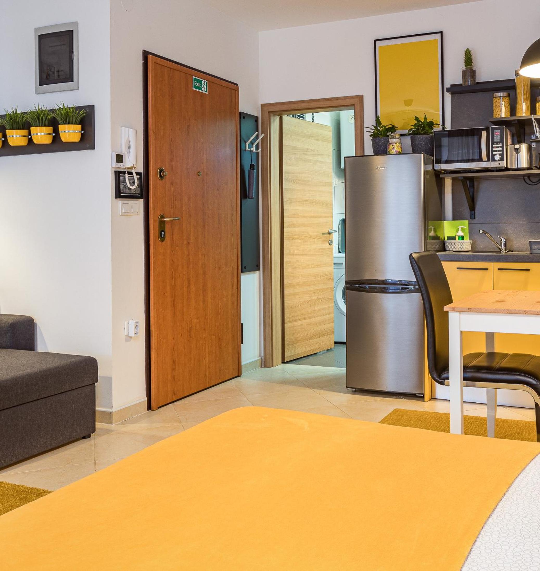 Studio Apartment