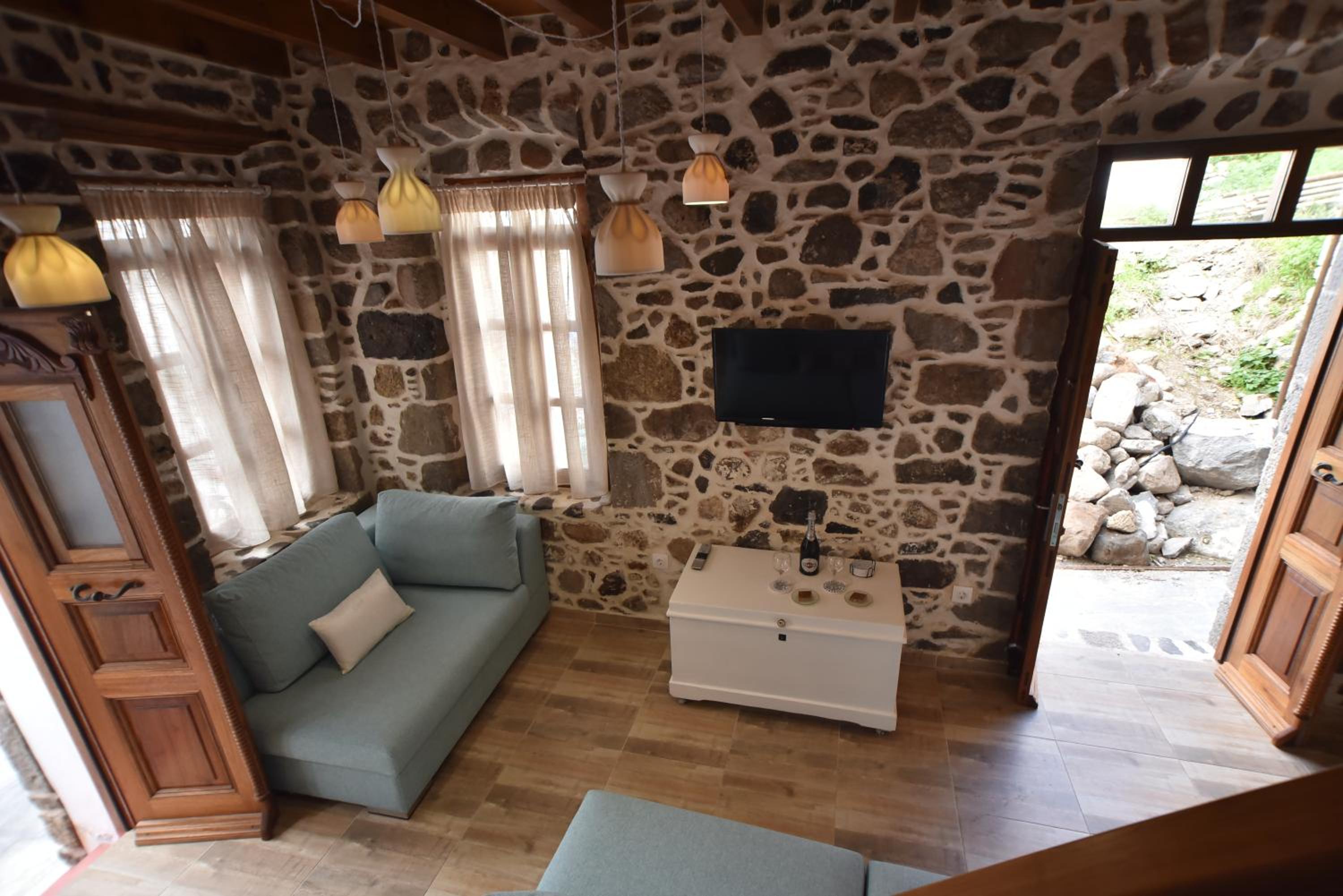 Two-Bedroom House - Photo 1