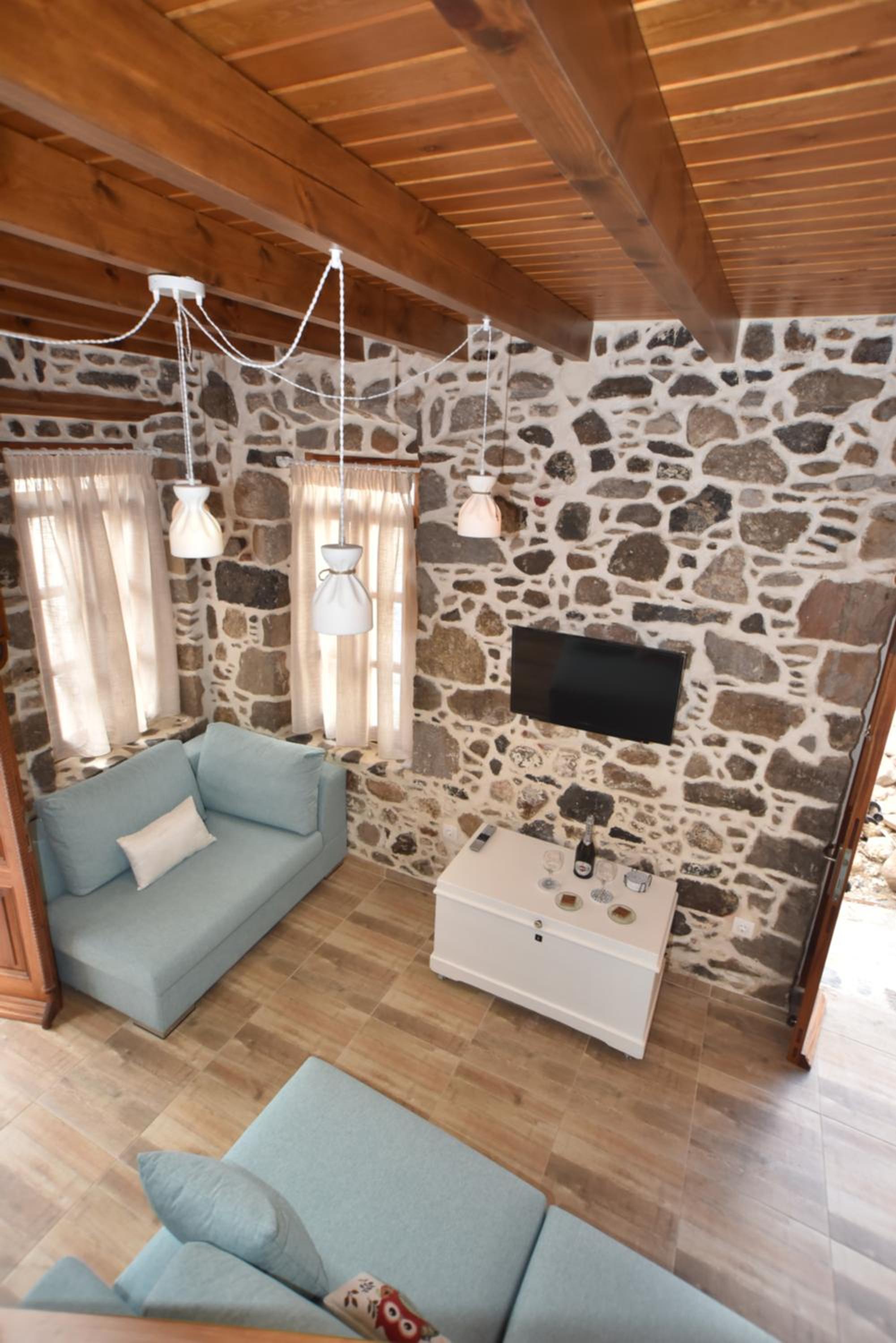 Two-Bedroom House - Photo 28