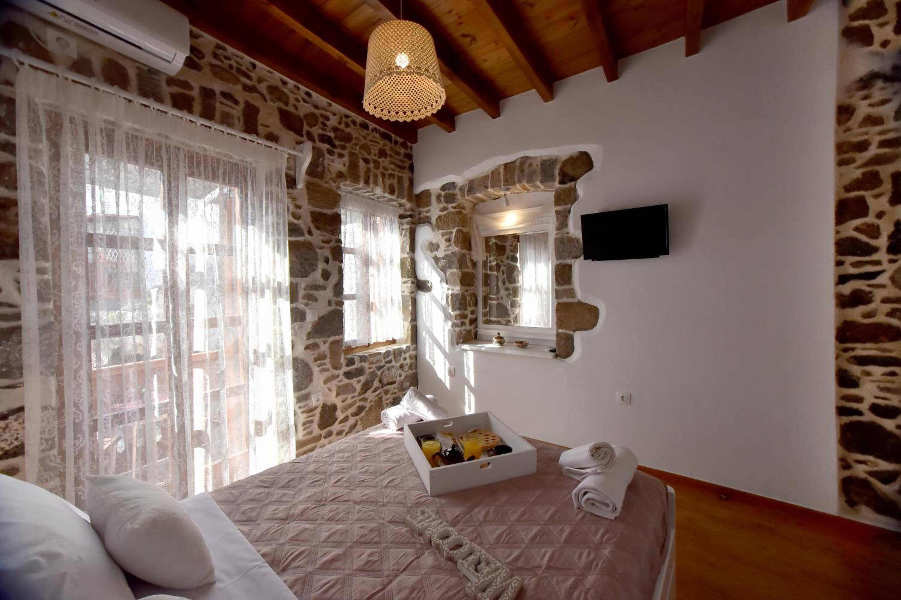 Two-Bedroom House - Photo 21