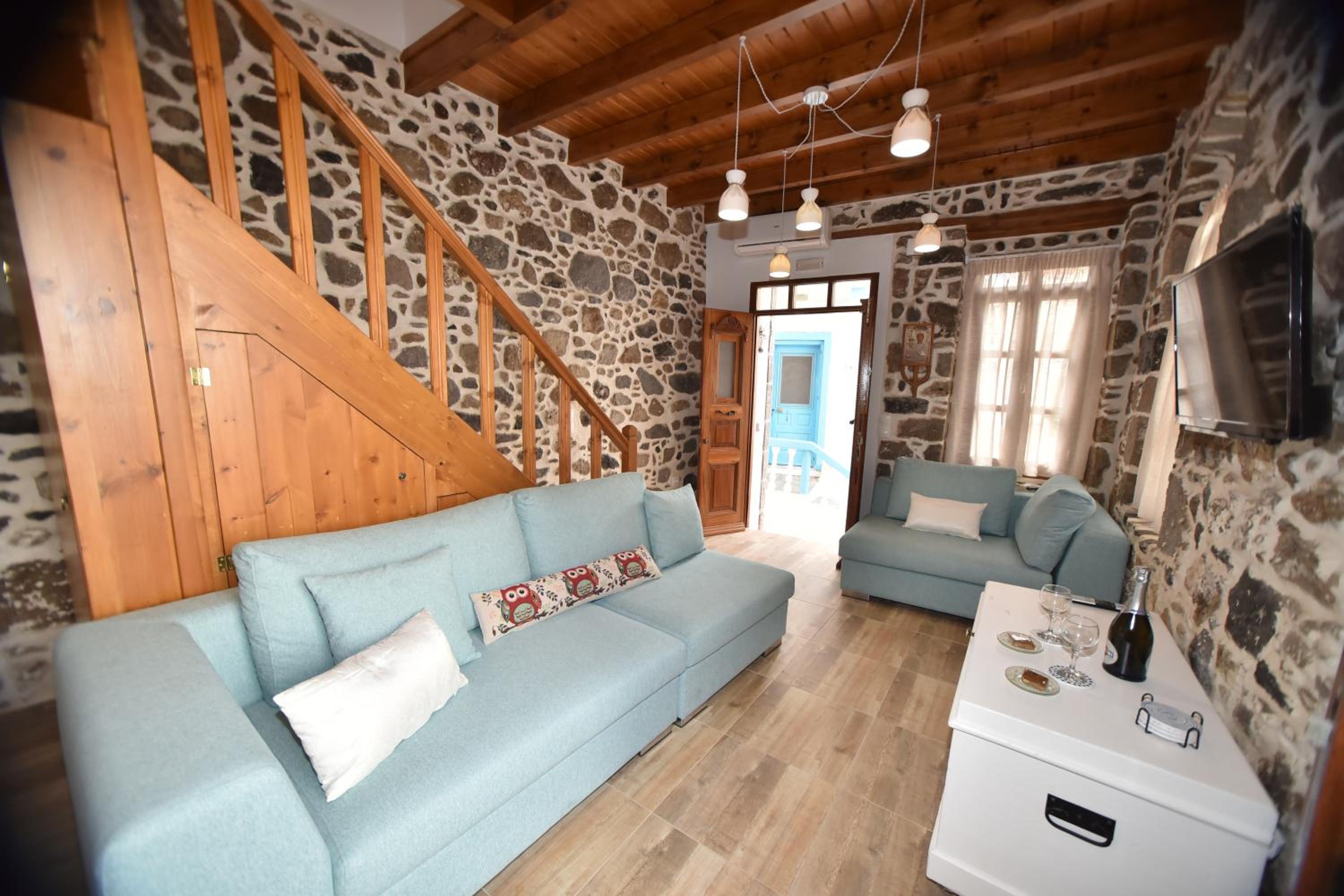 Two-Bedroom House - Photo 25