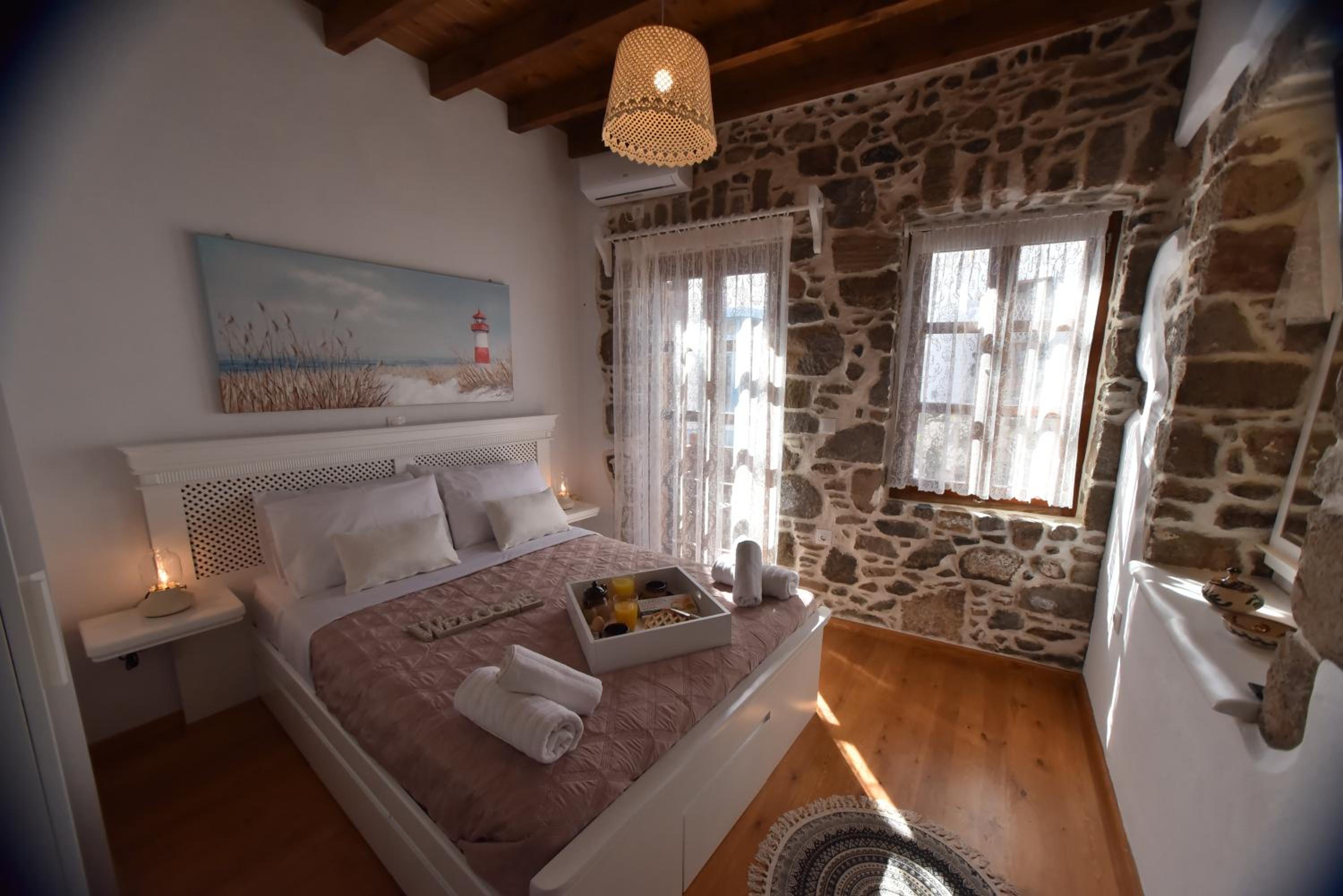 Two-Bedroom House - Photo 6
