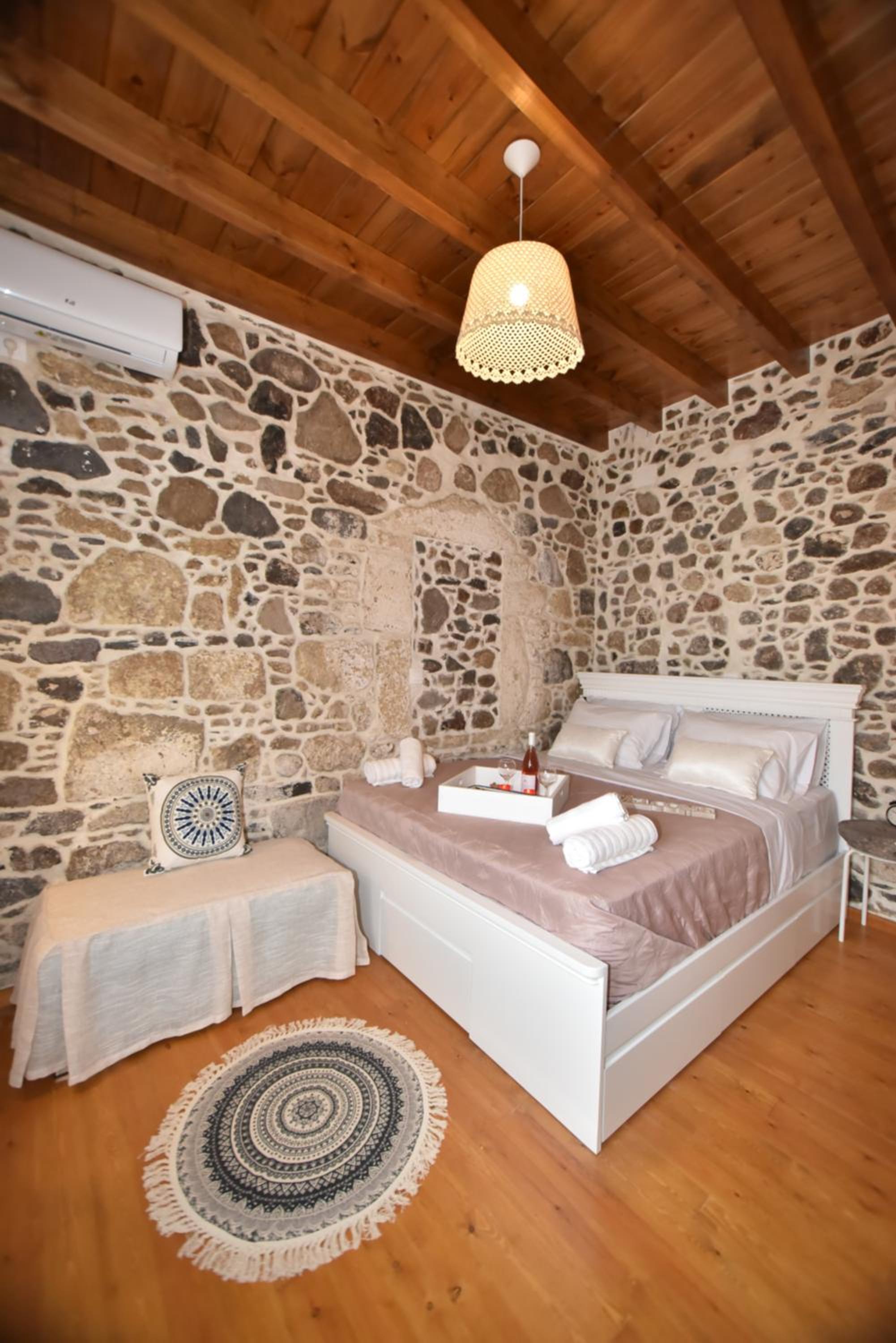 Two-Bedroom House - Photo 14