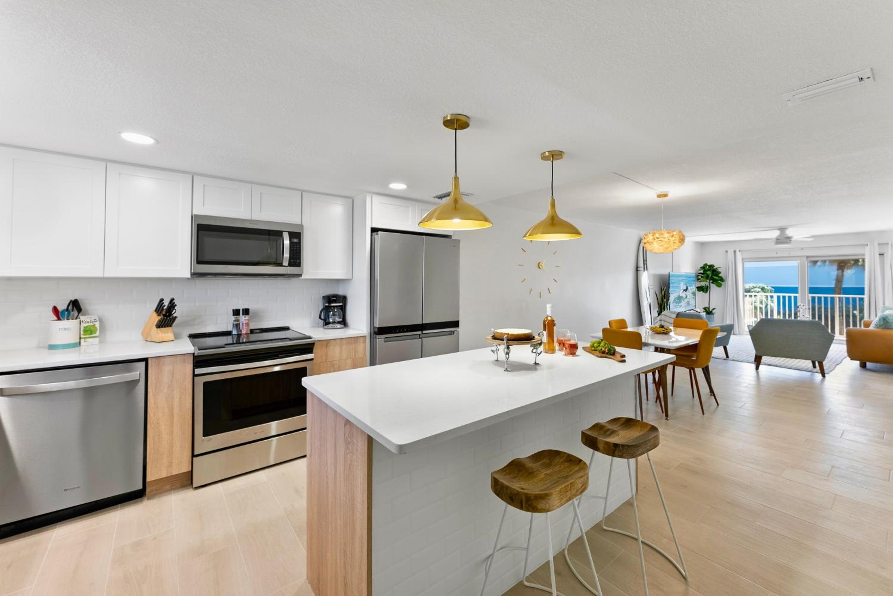 Deluxe Two-Bedroom Condo with Pool and Ocean Views - Unit #38, photo 6