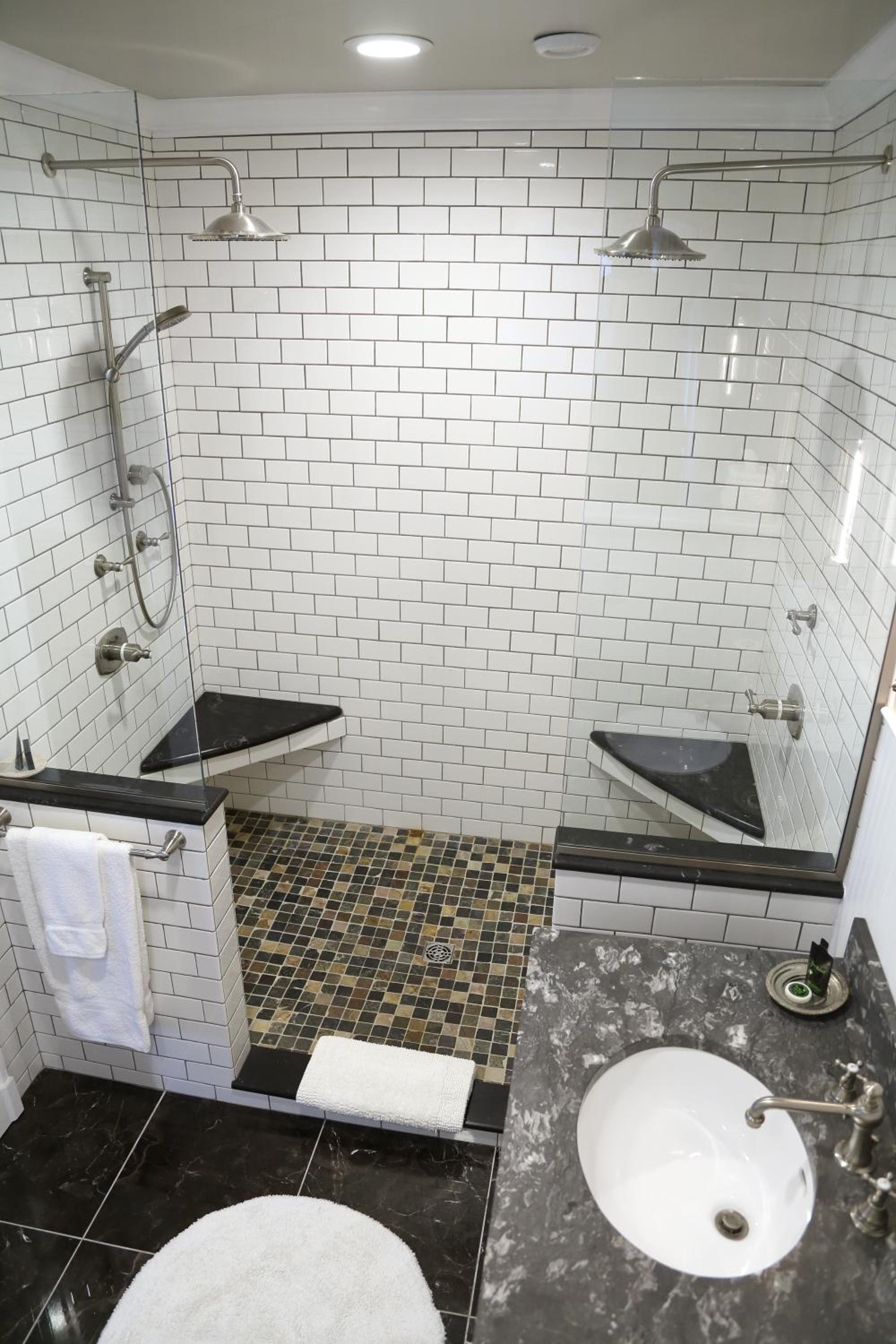 Superior King Suite photo 2