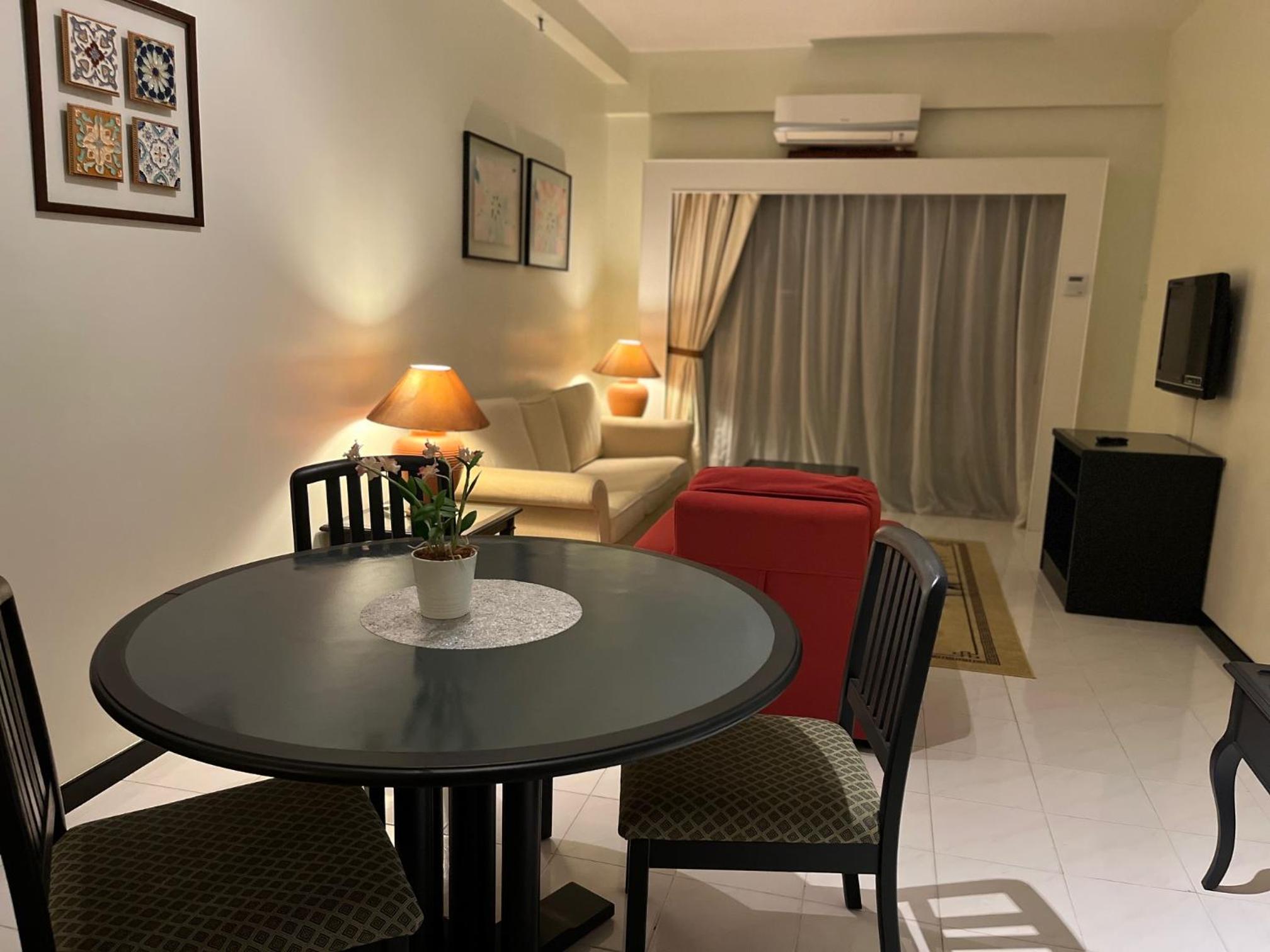 Deluxe Suite with Sea View photo 2